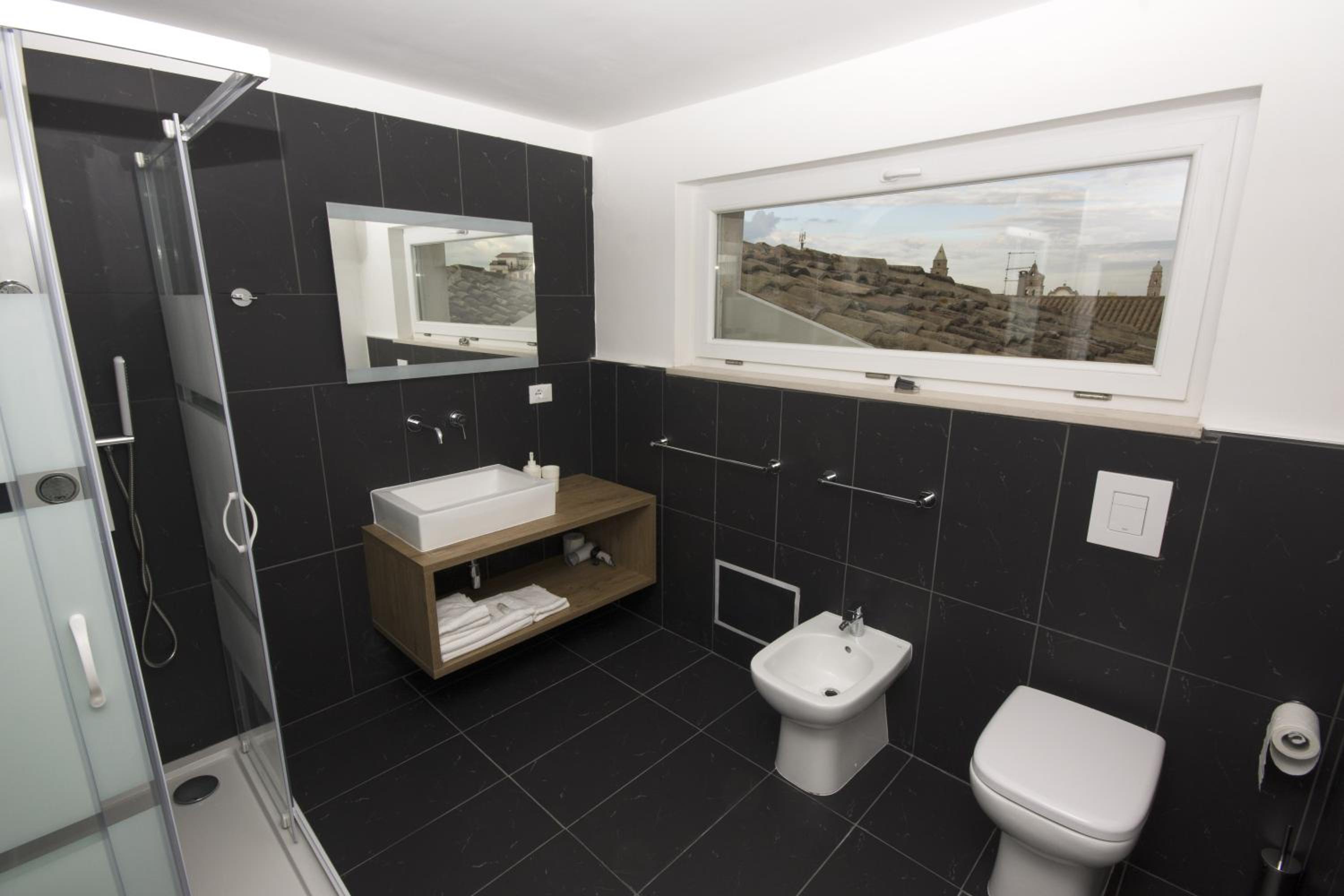 Suite with Terrace - Photo 13