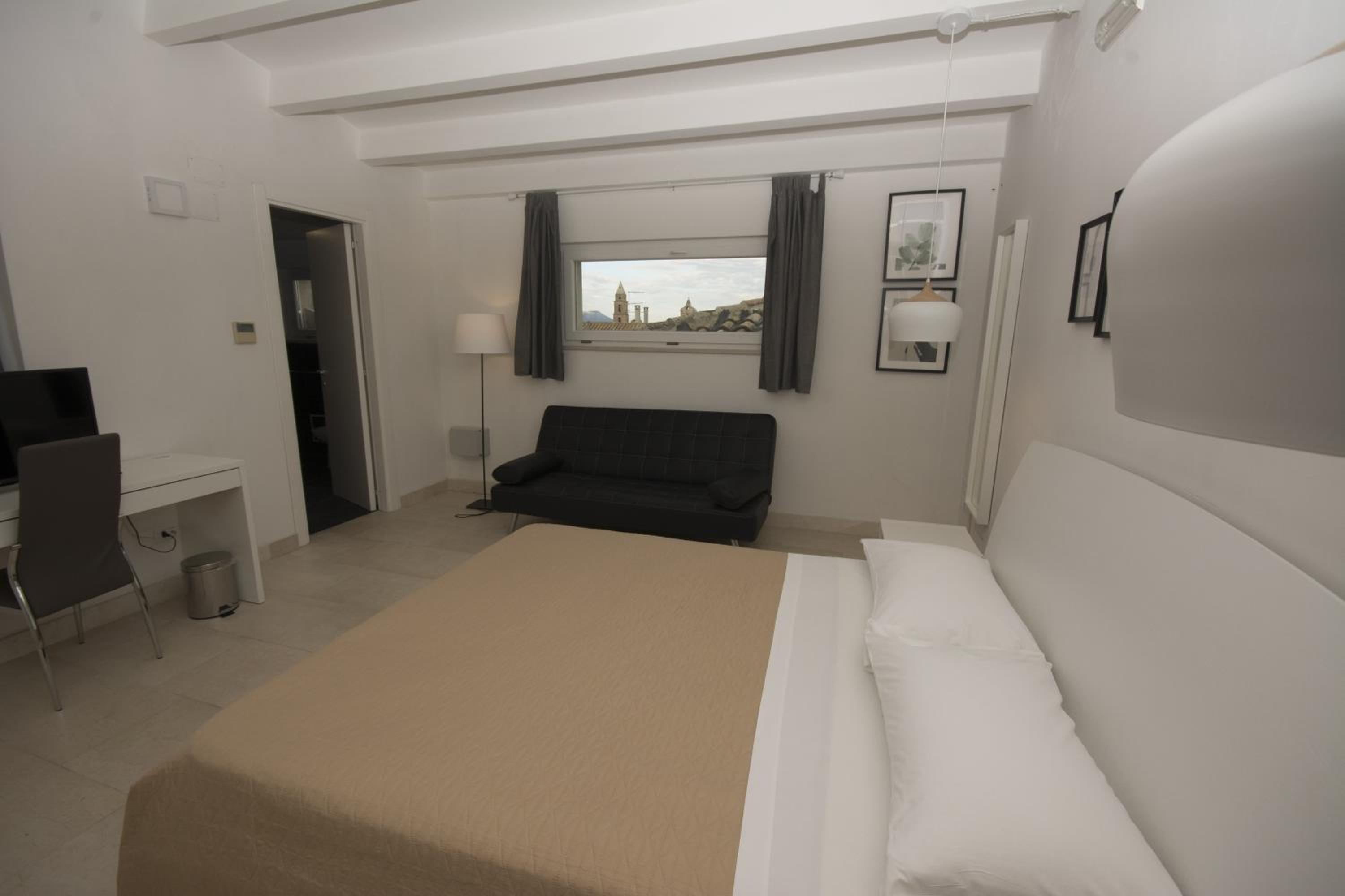 Suite with Terrace - Photo 6