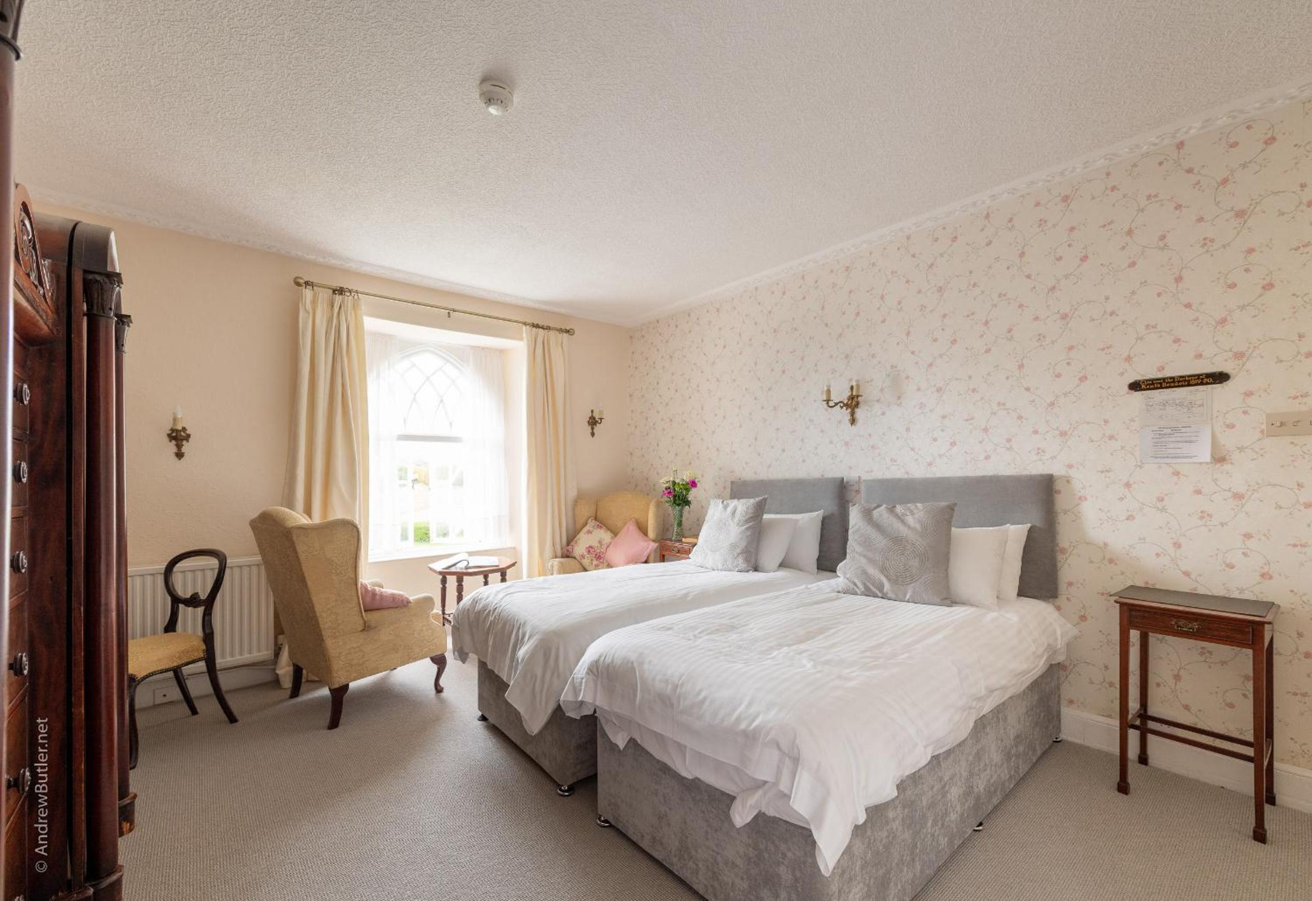 Superior Double or Twin Room photo 3