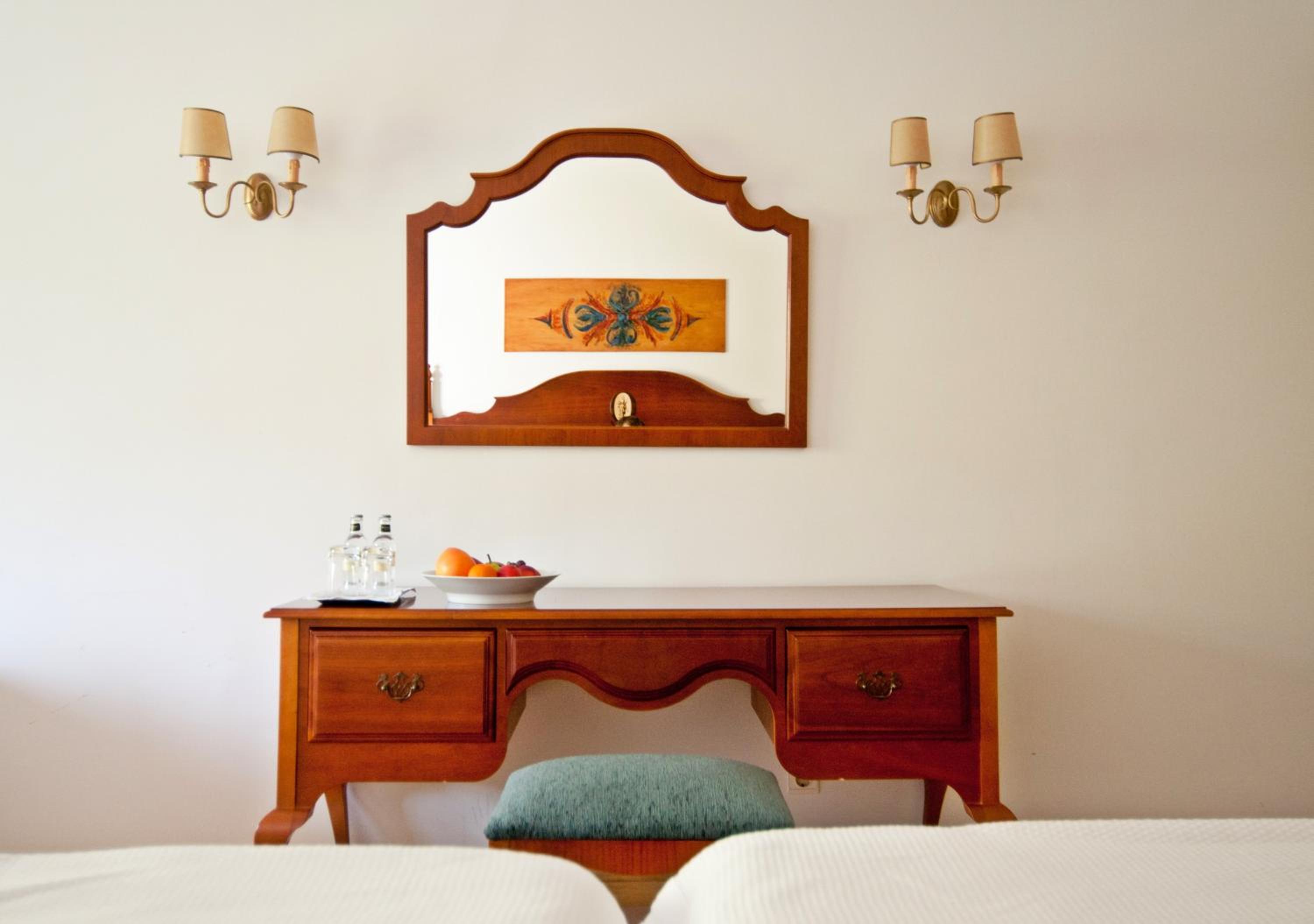 Junior Suite with Garden View and Balcony - Photo 5