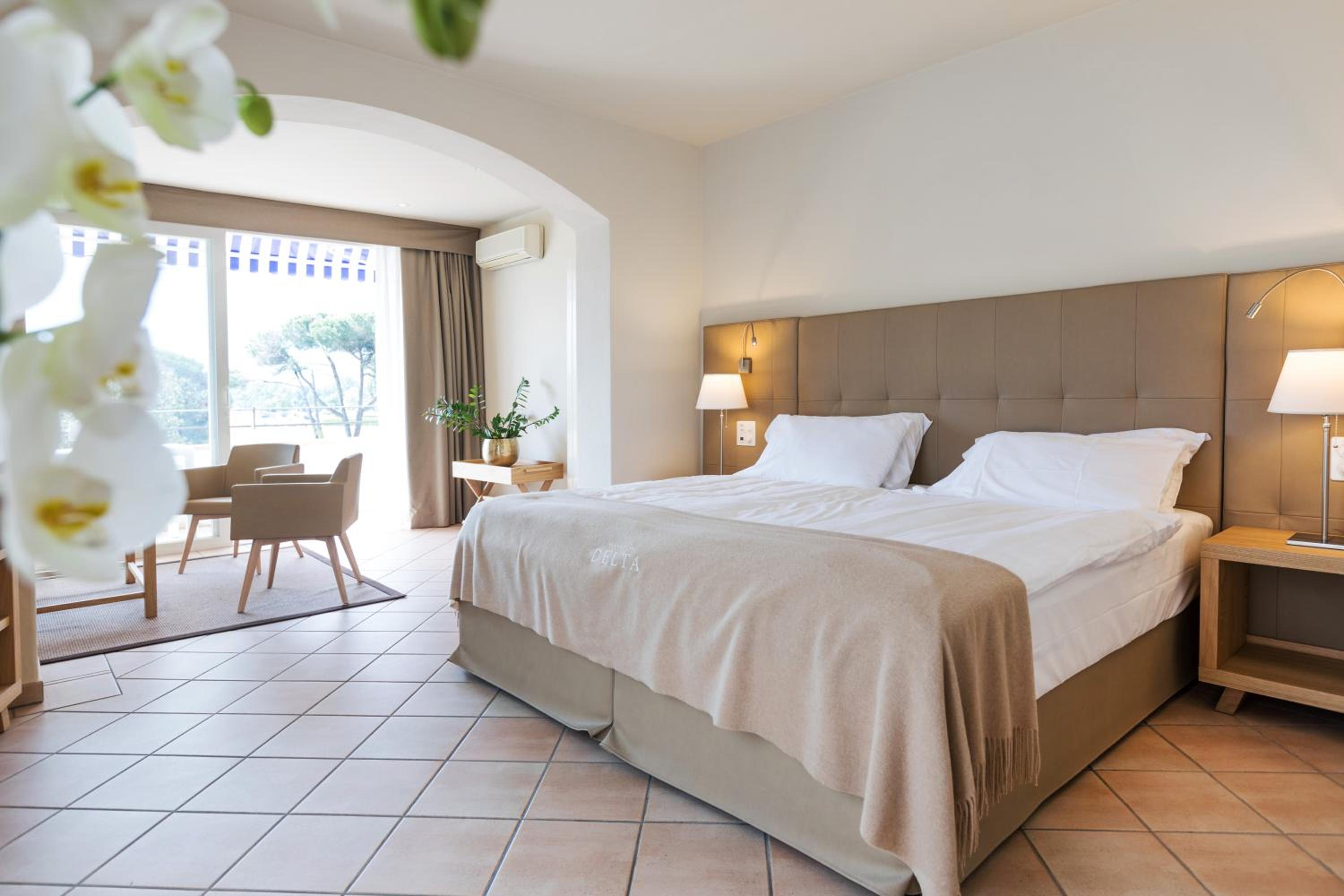 Deluxe Double Room with Balcony and Spa Access - Photo 1