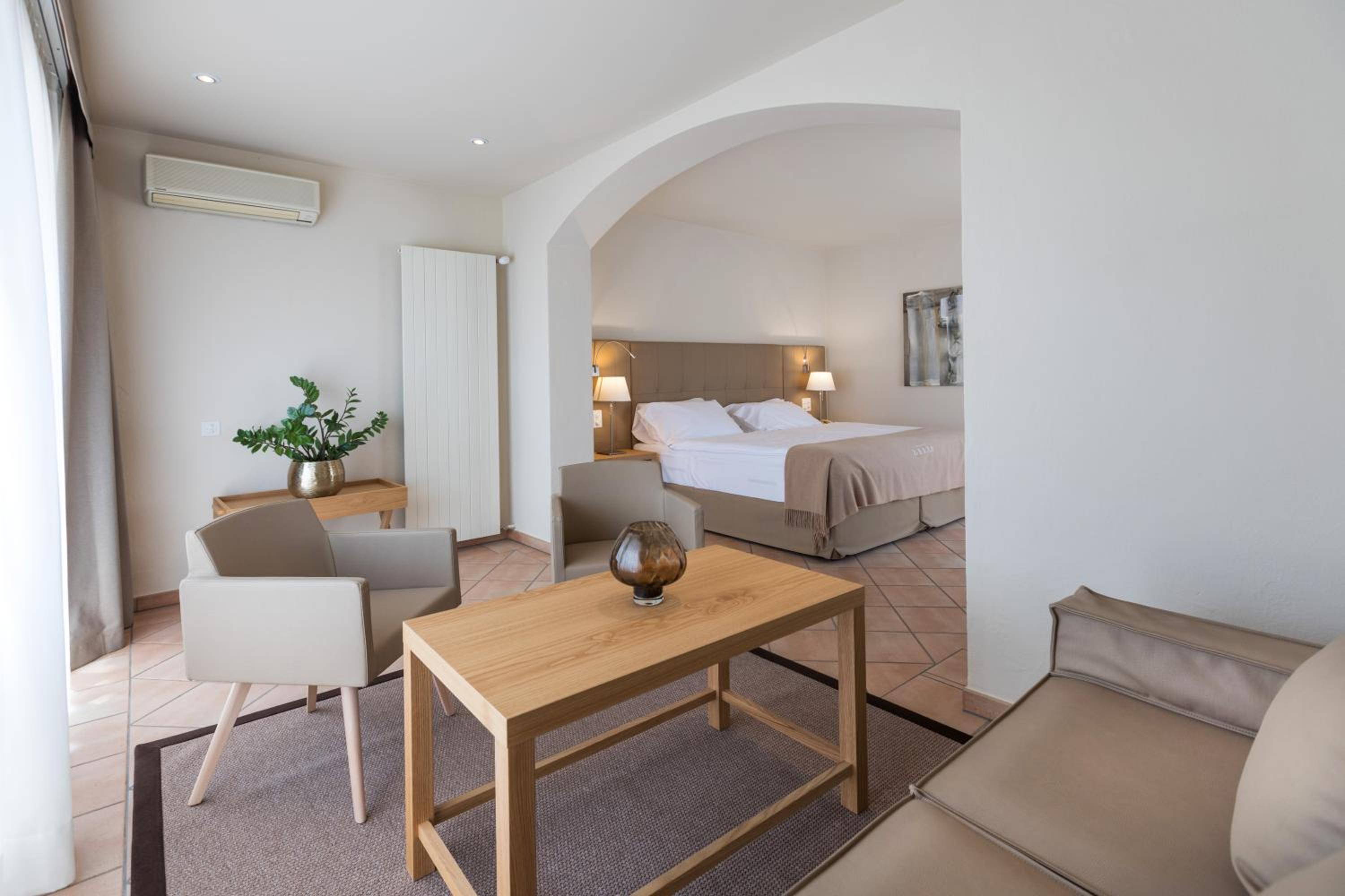 Suite with Balcony and Spa Access - Photo 24