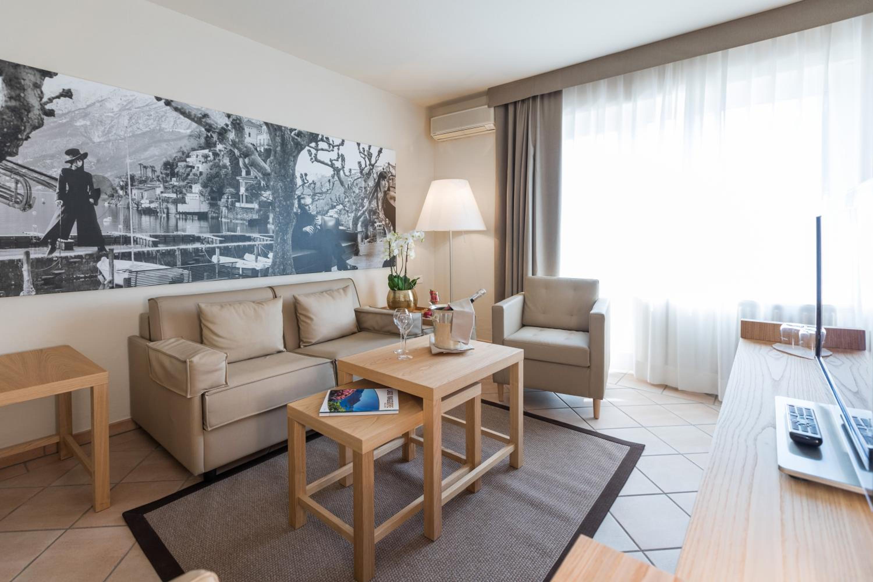 Suite with Balcony and Spa Access - Photo 17