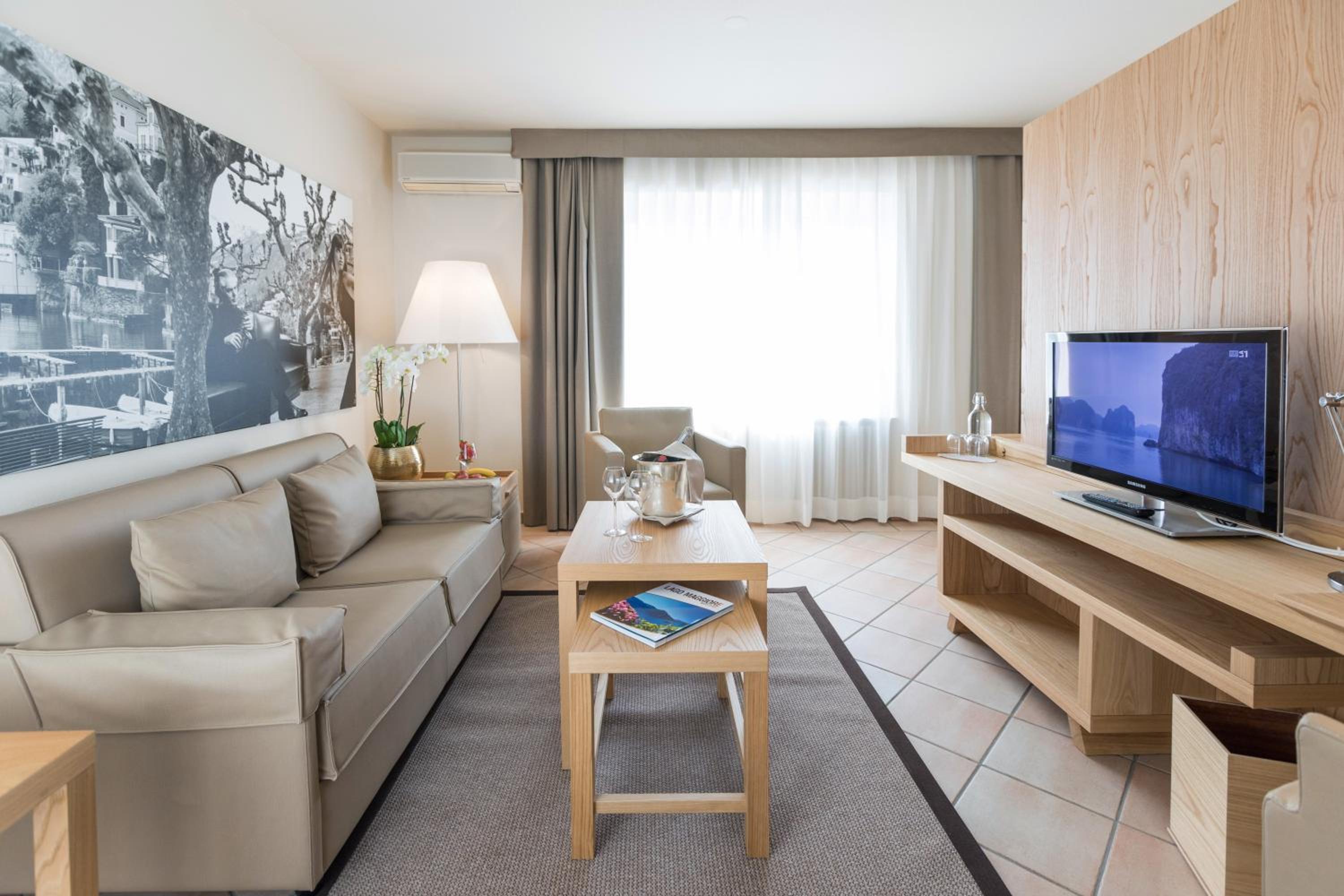 Suite with Balcony and Spa Access - Photo 19