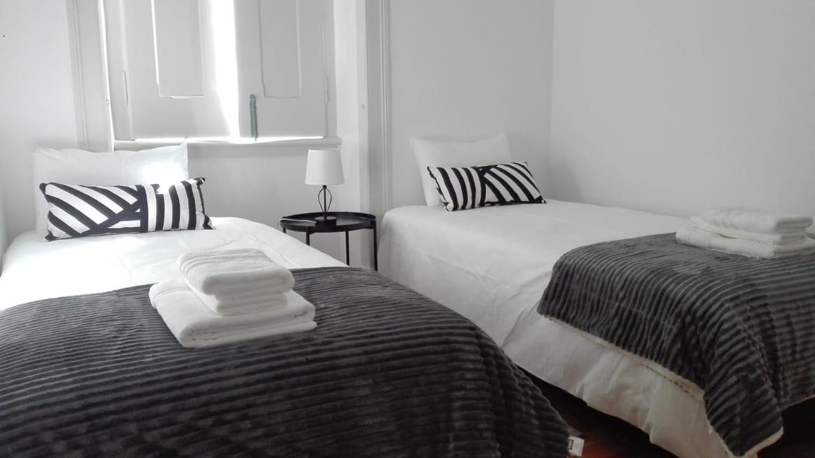 Standard Twin Room with Shared Bathroom photo 2