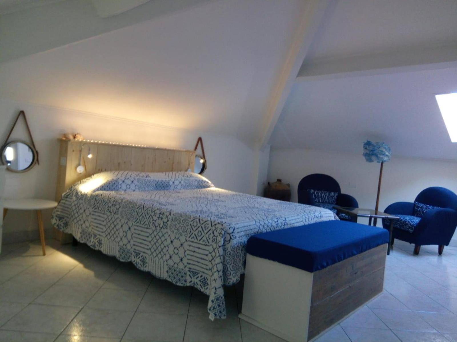 One-Bedroom House photo 1
