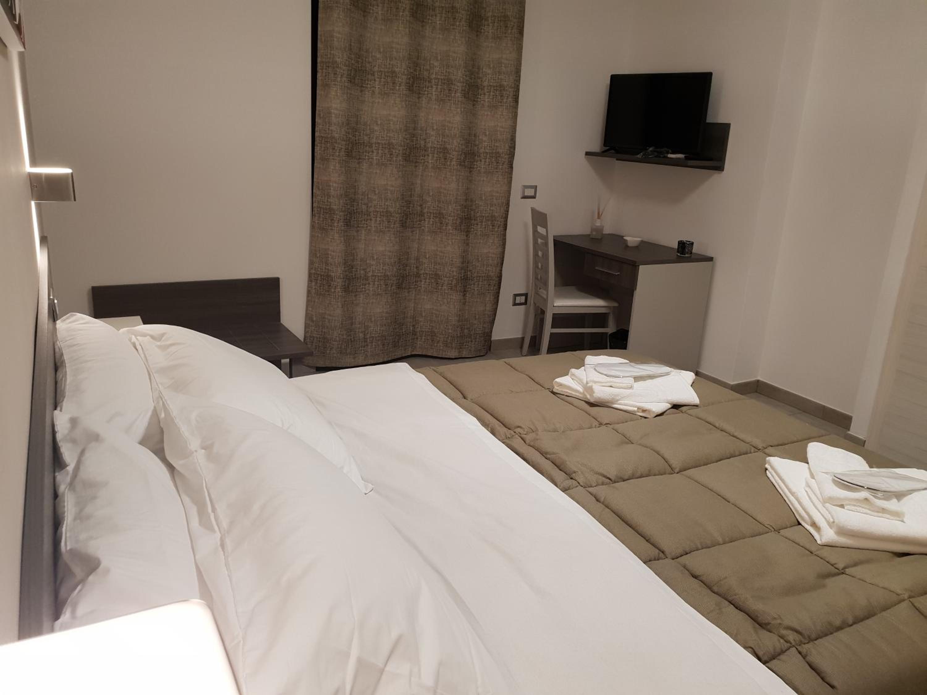 Deluxe Double Room With Balcony photo 2