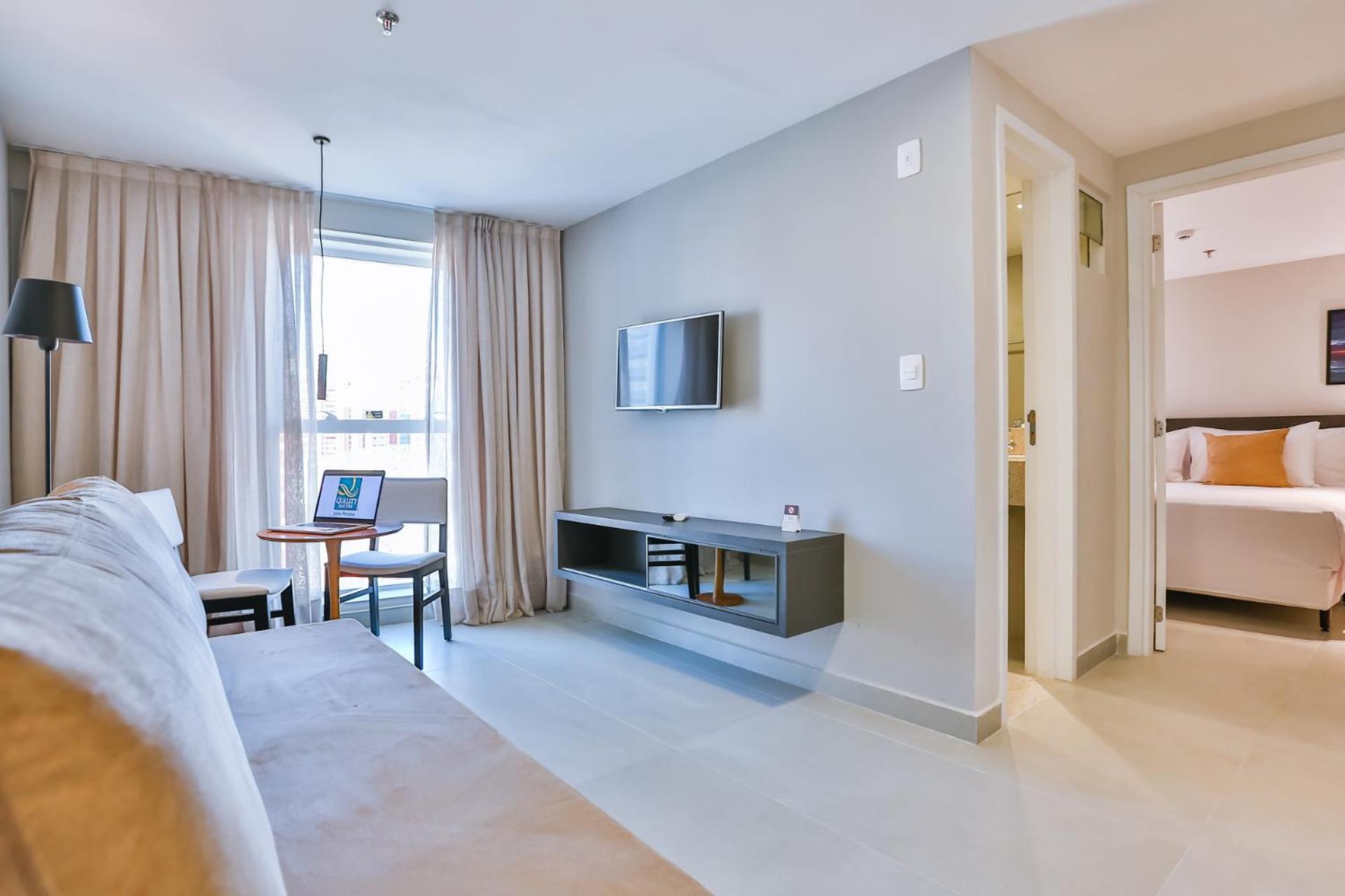 Luxury Double Suite thumbnail 5