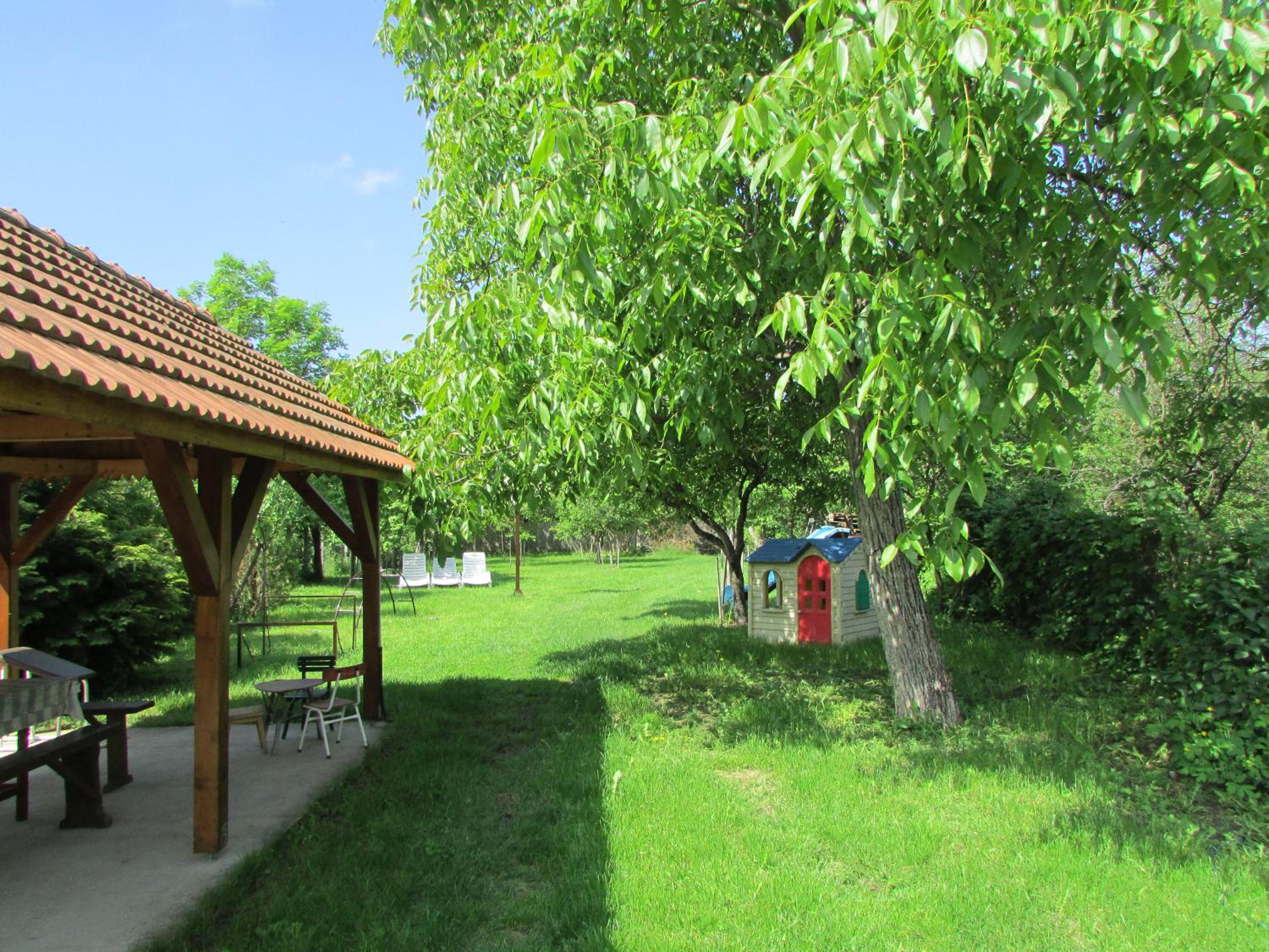Apartment (4 Adults) - Alkotmány utca photo 3