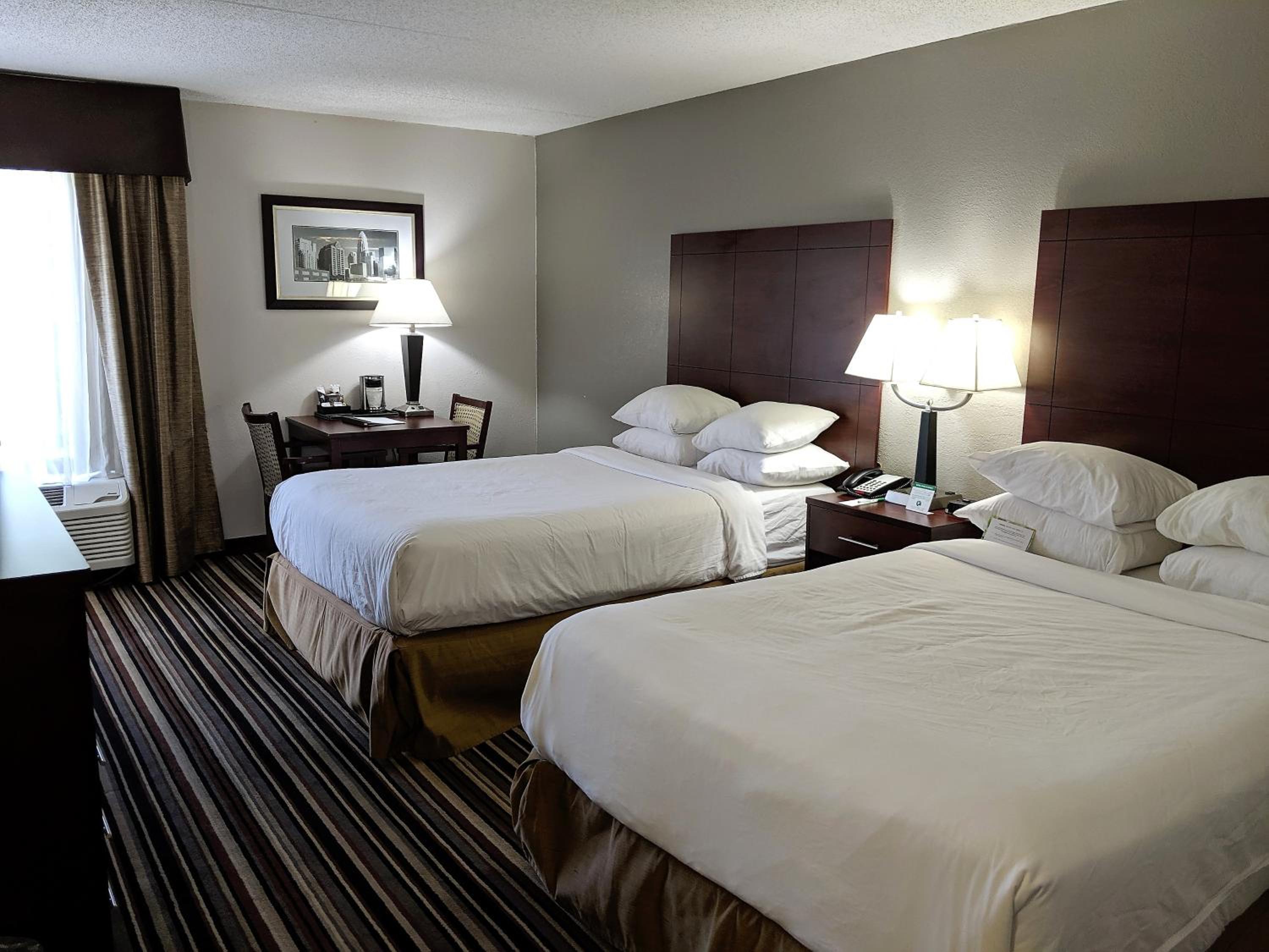 Double Room with Two Double Beds - Non-Smoking - Photo 3