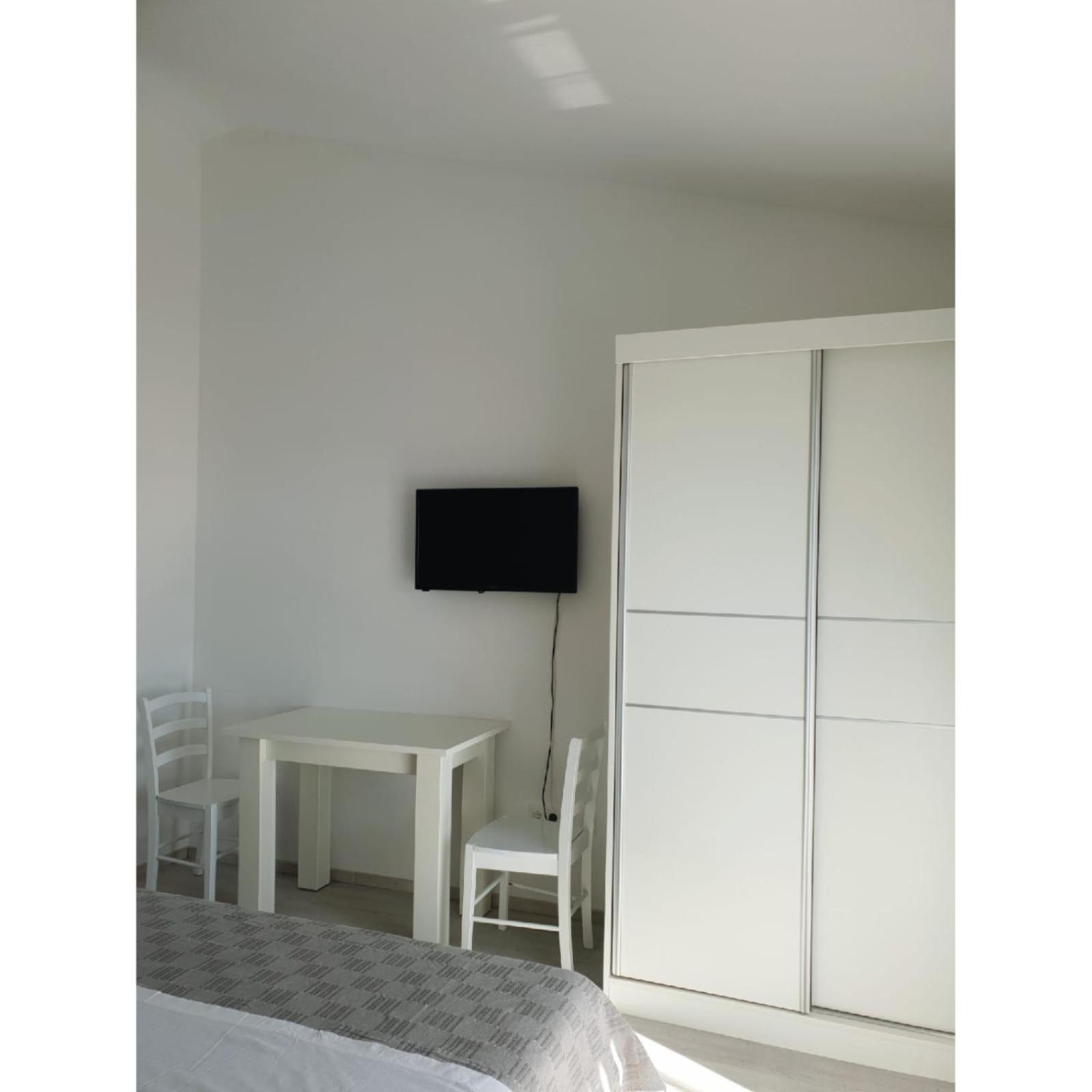 Double Room with Balcony (2 Adults + 1 Child) photo 1