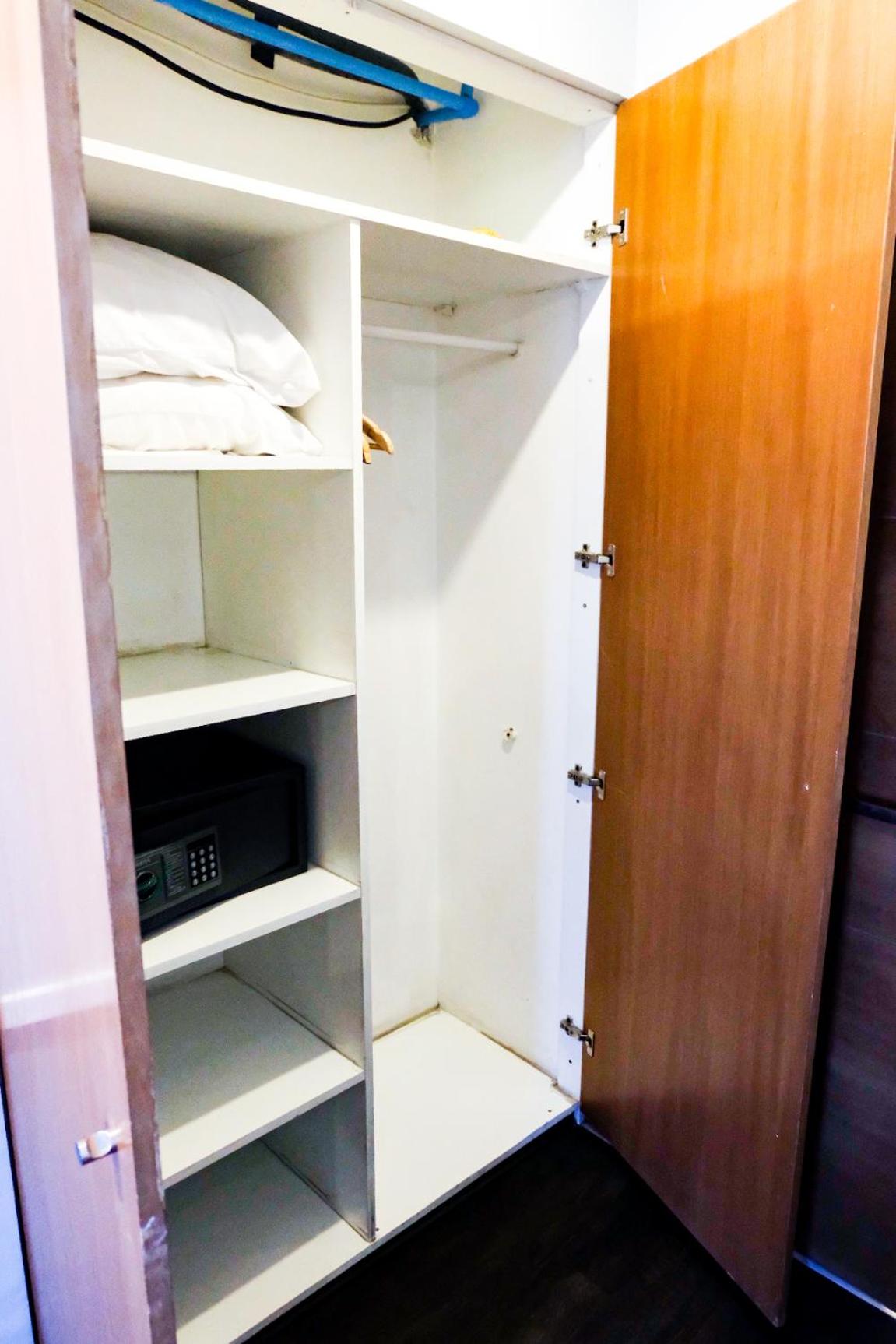 Double Room with Shared Bathroom photo 3