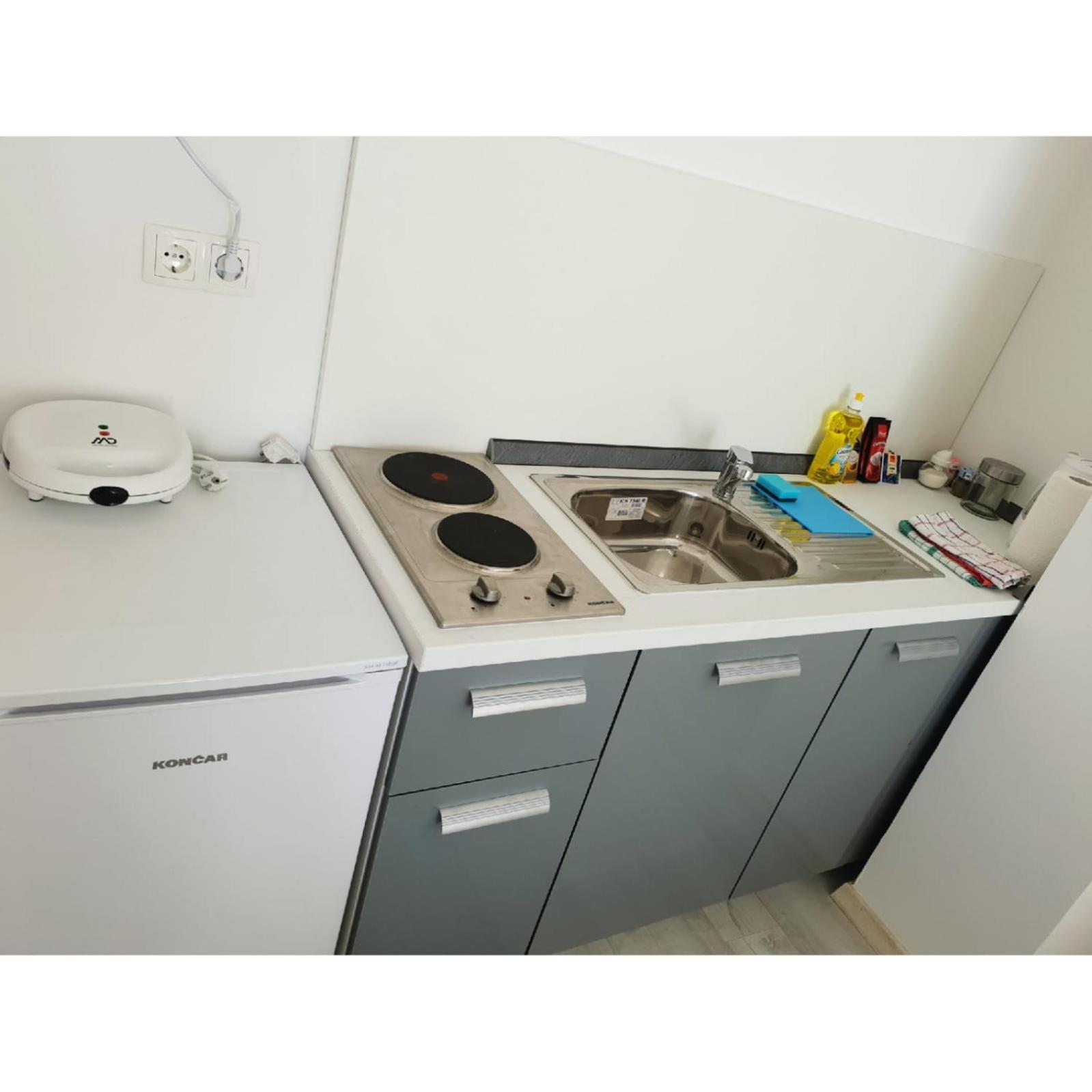 Double Room - Photo 8