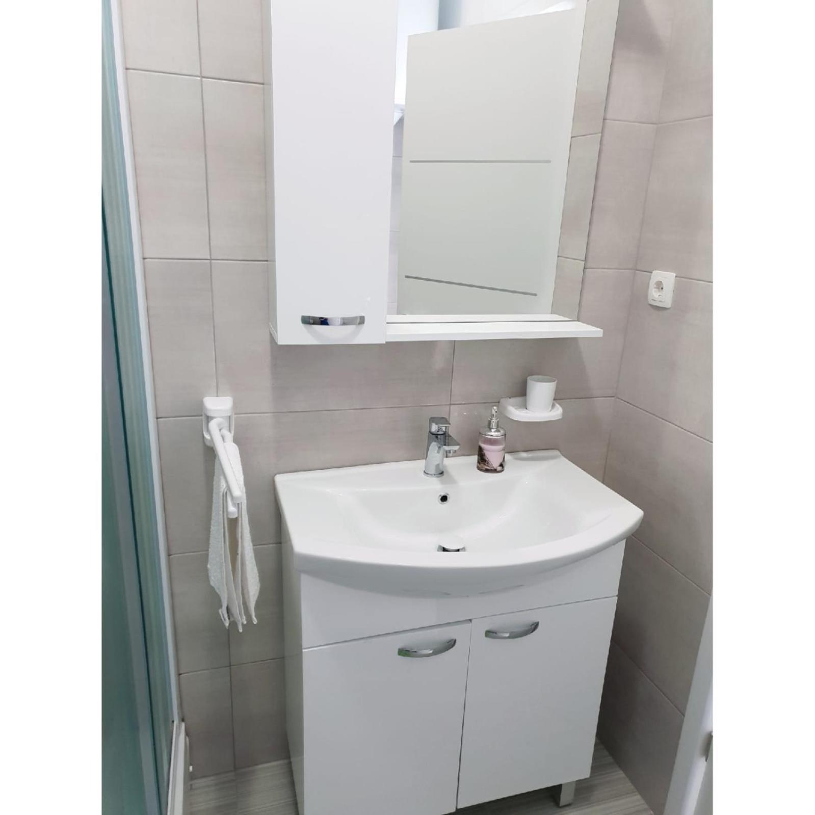 Double Room - Photo 5