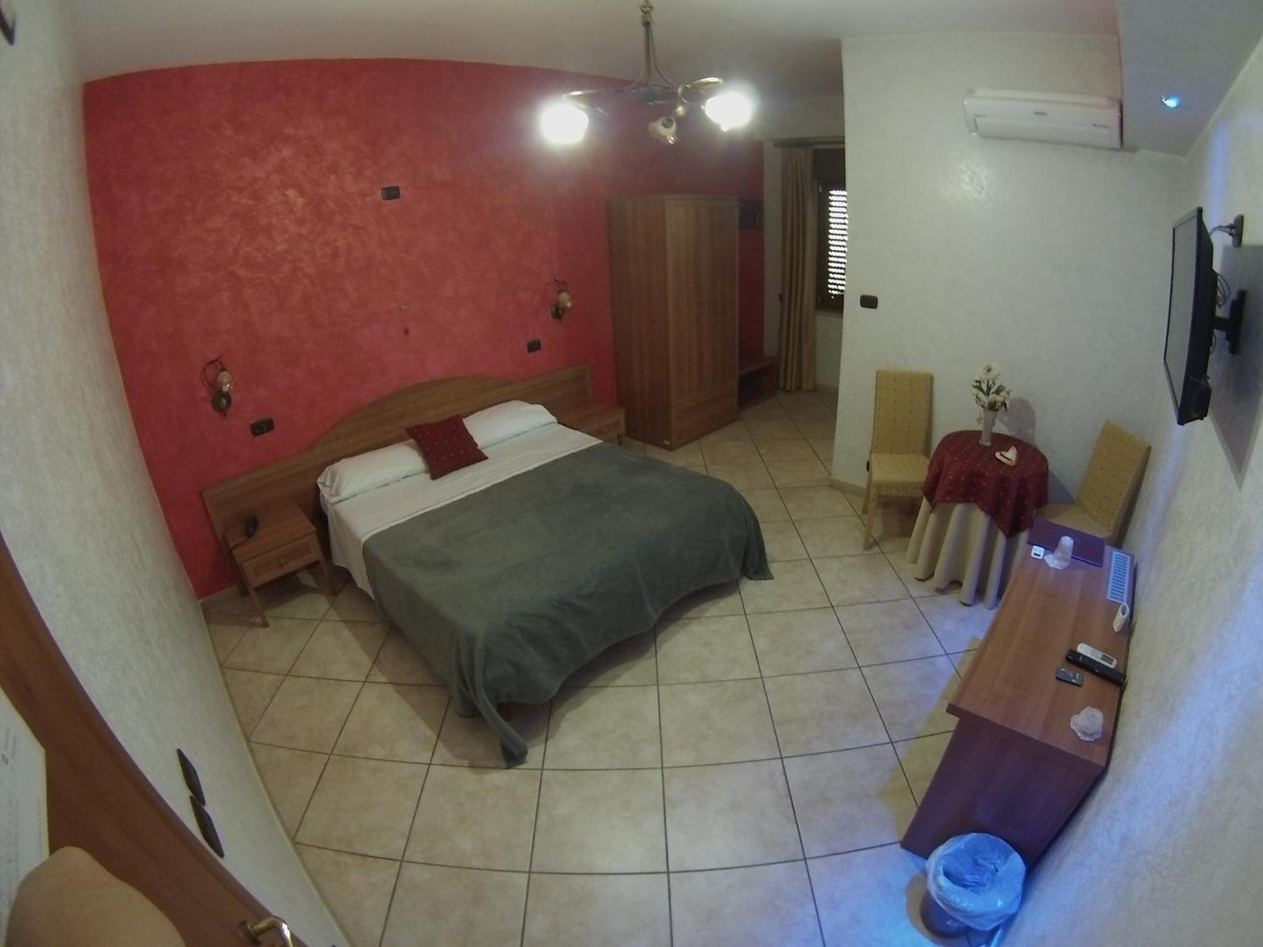 Standard Double Room photo 3