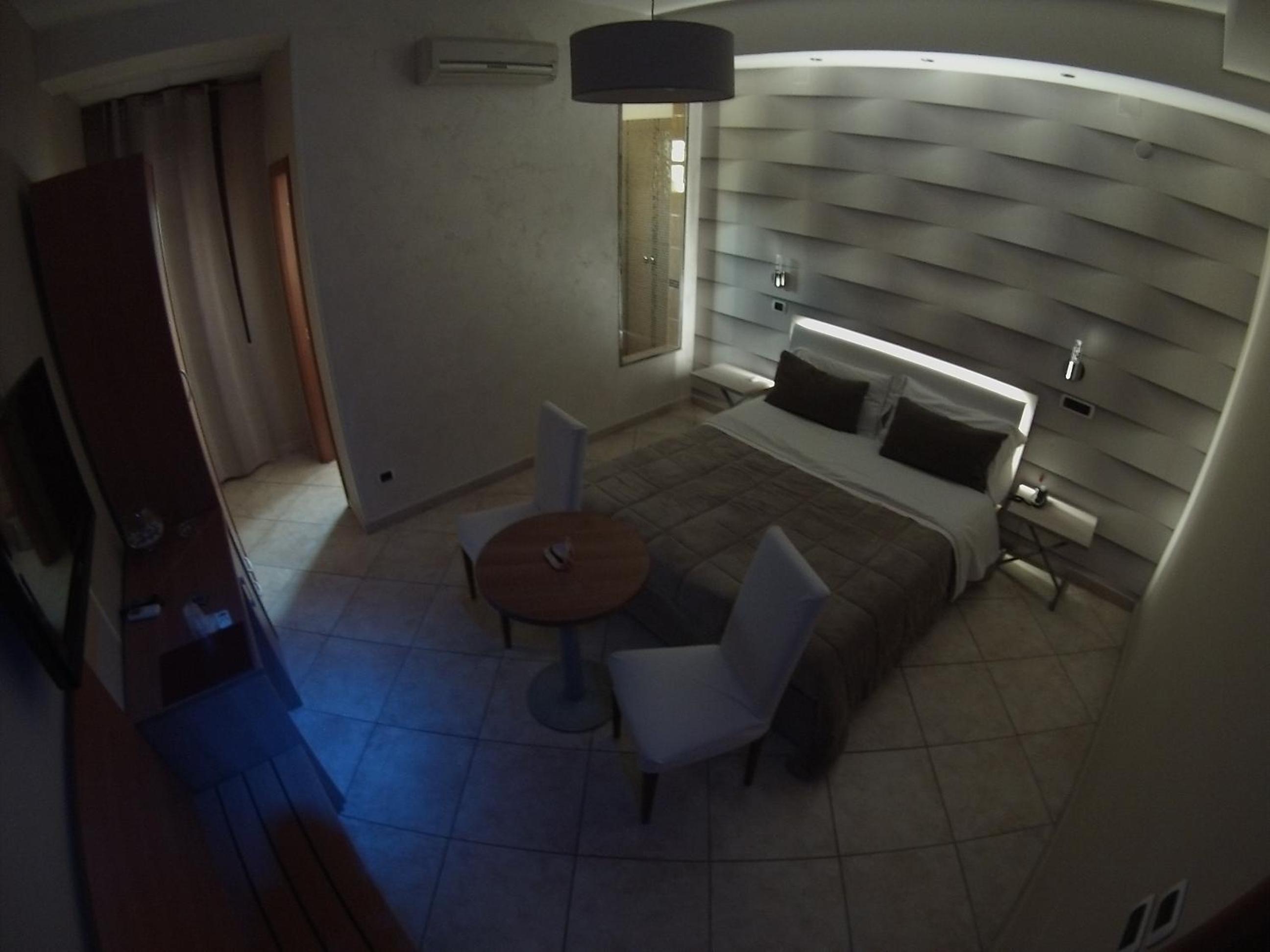 Deluxe Double Room photo 3
