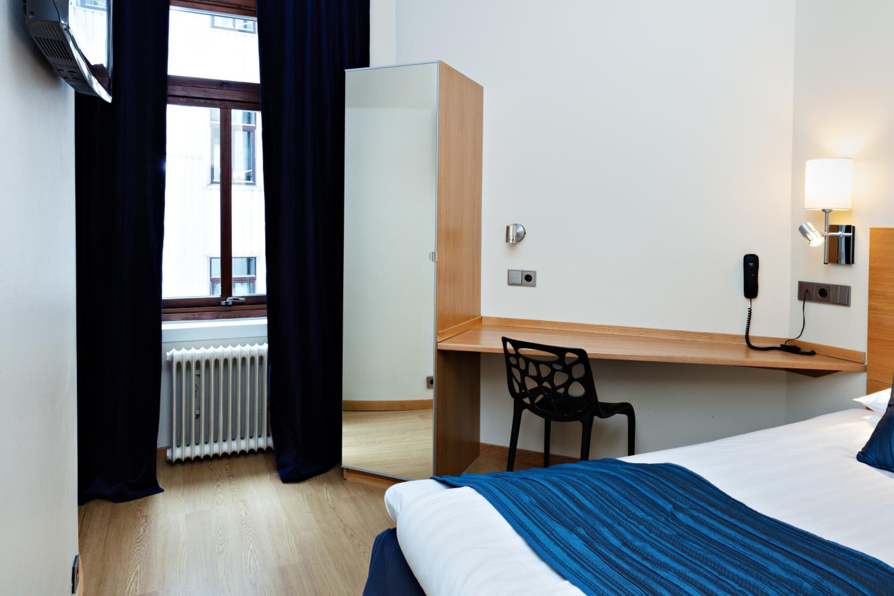 Economy Double Room - 140cm bed  - Photo 3