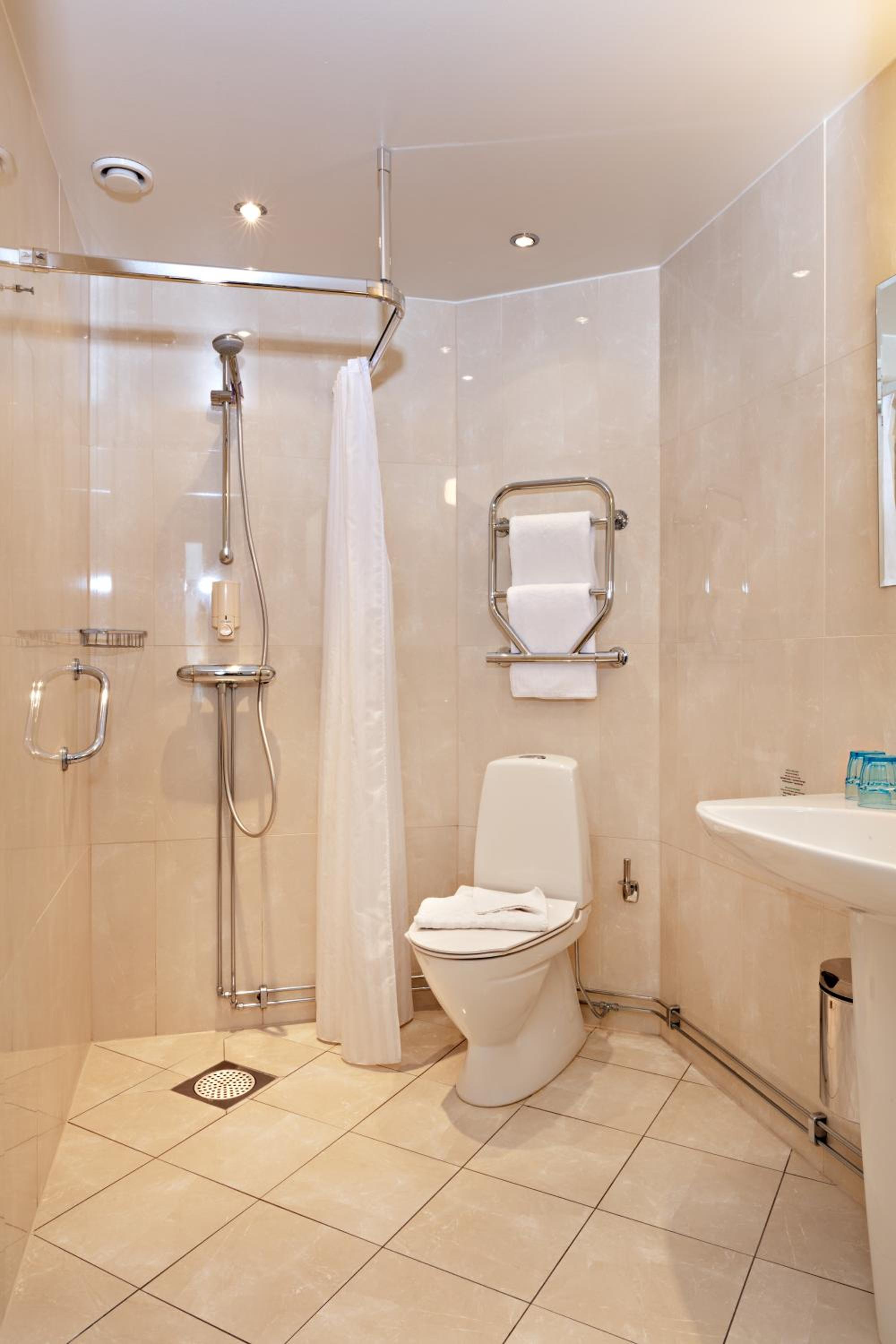 Standard Twin Room - Photo 2