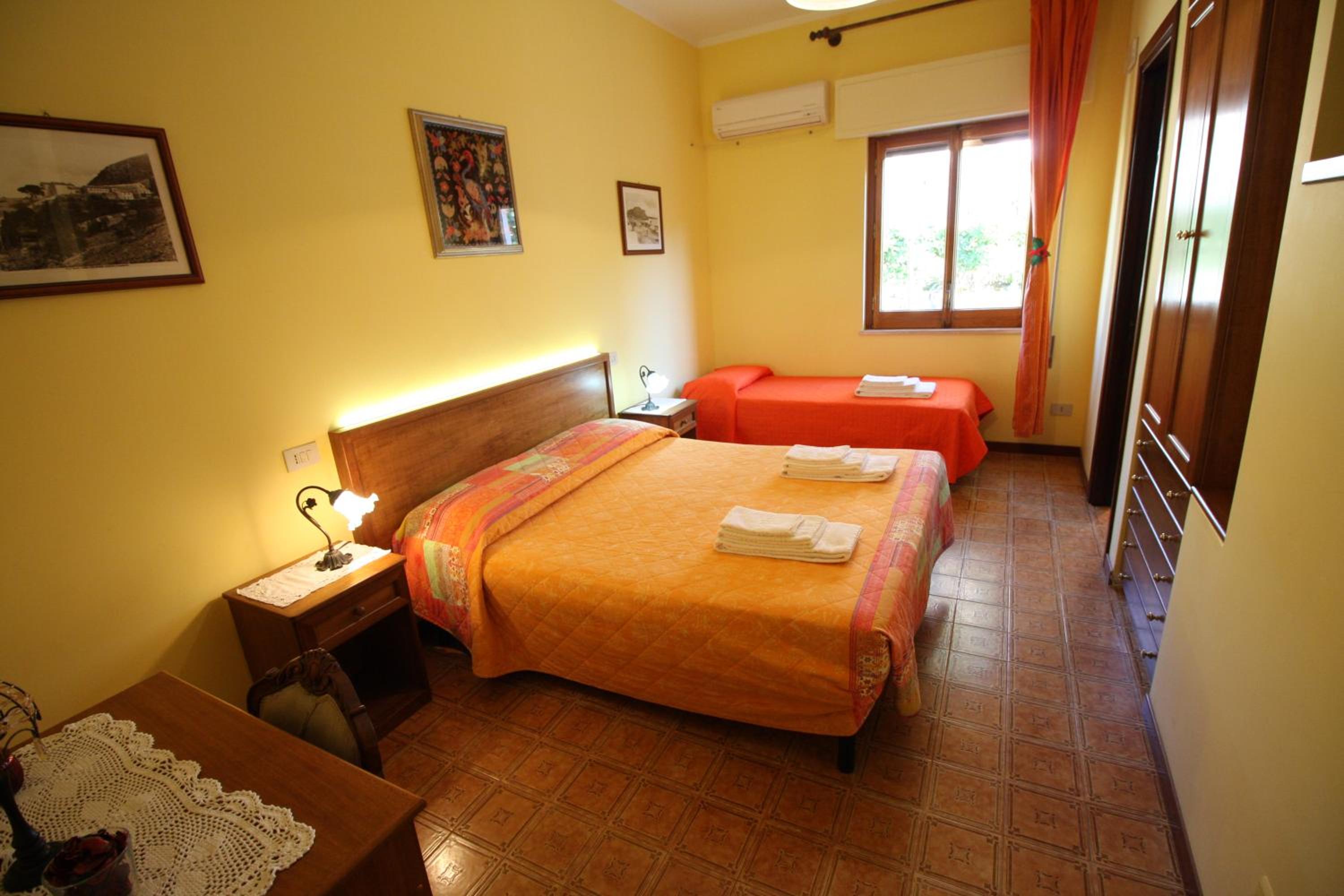Comfort Triple Room