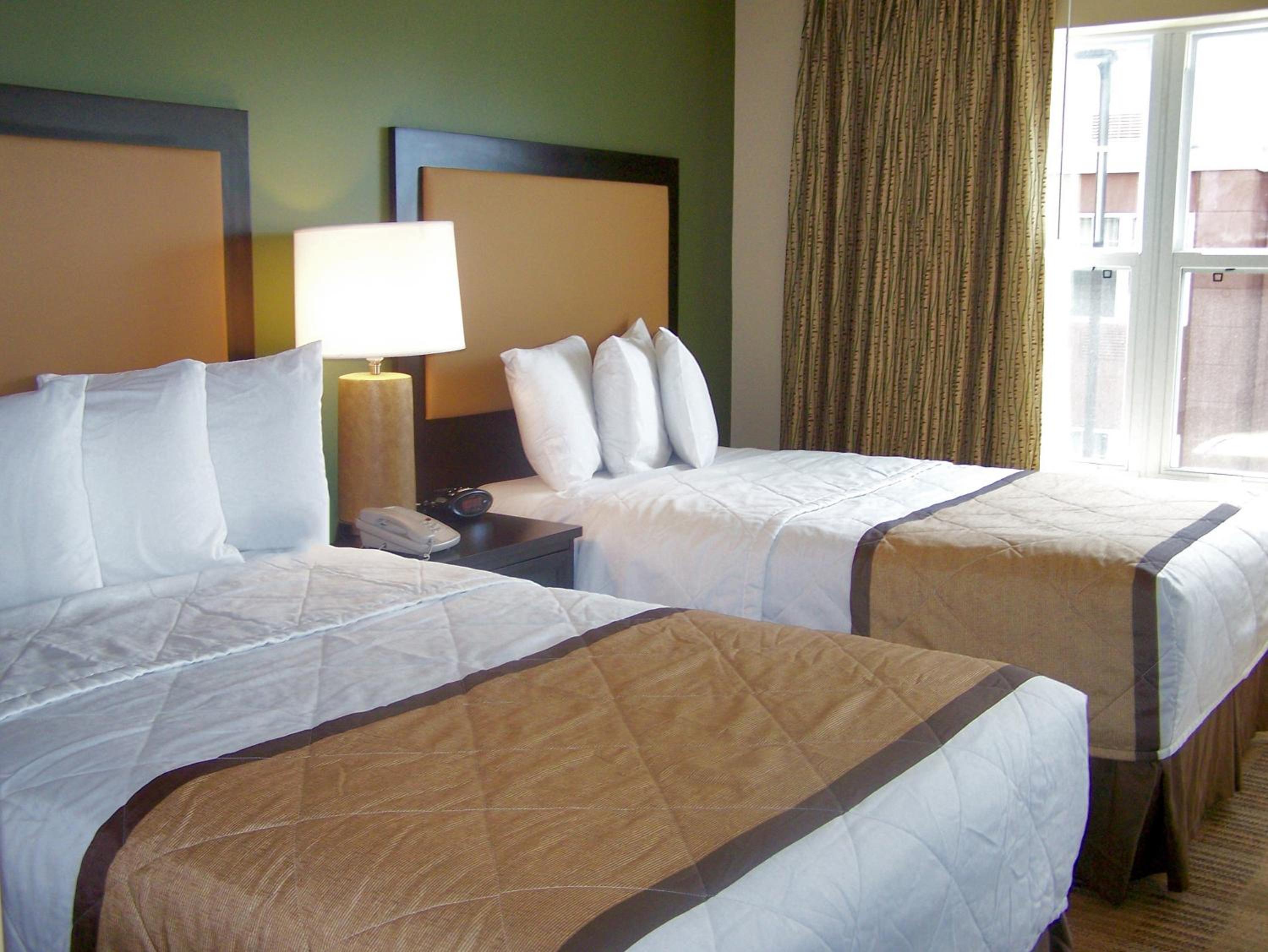Deluxe Studio with 2 Double Beds - Non-Smoking photo 3