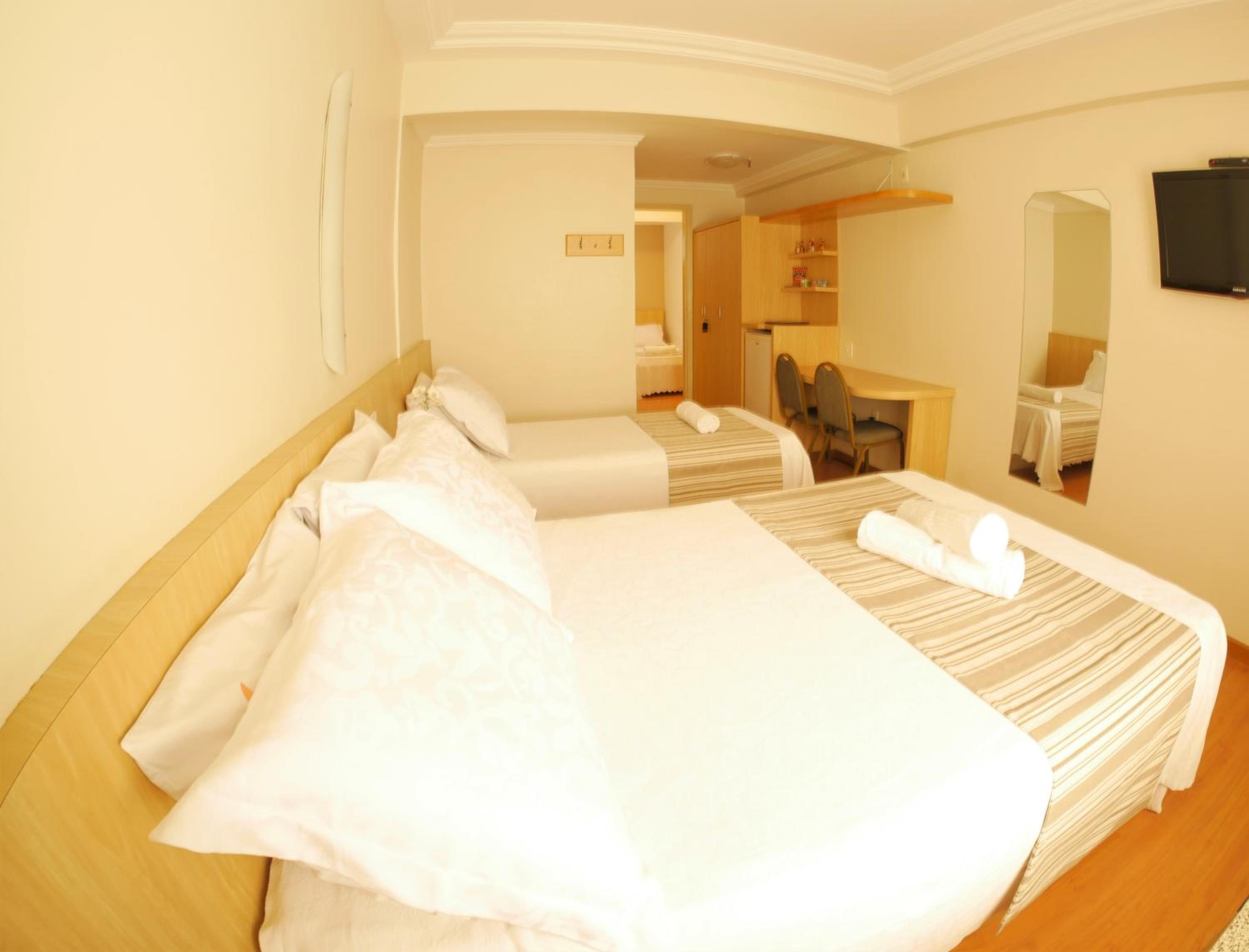 Standard Triple Room - Photo 4