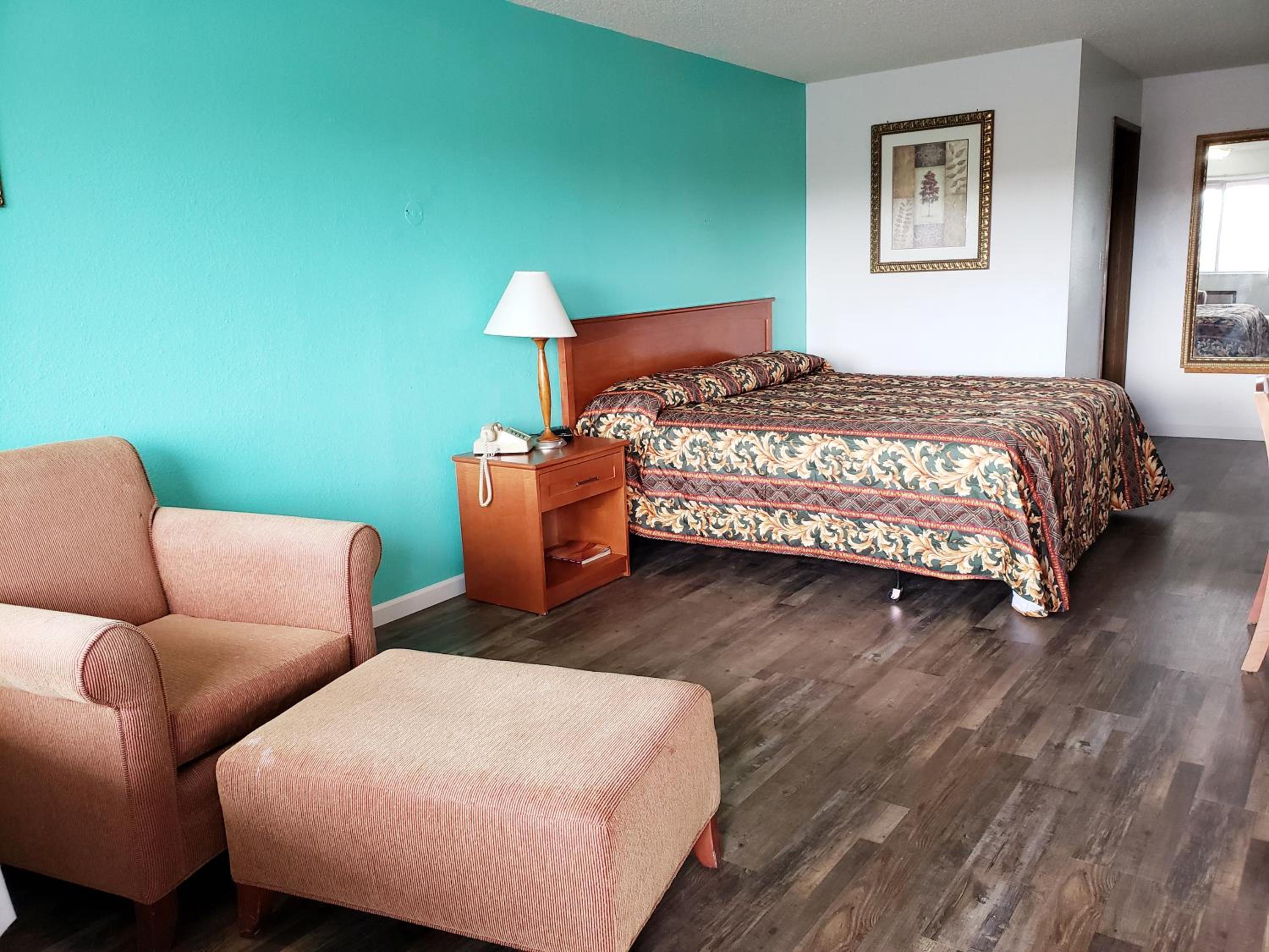 Deluxe King Room photo 2