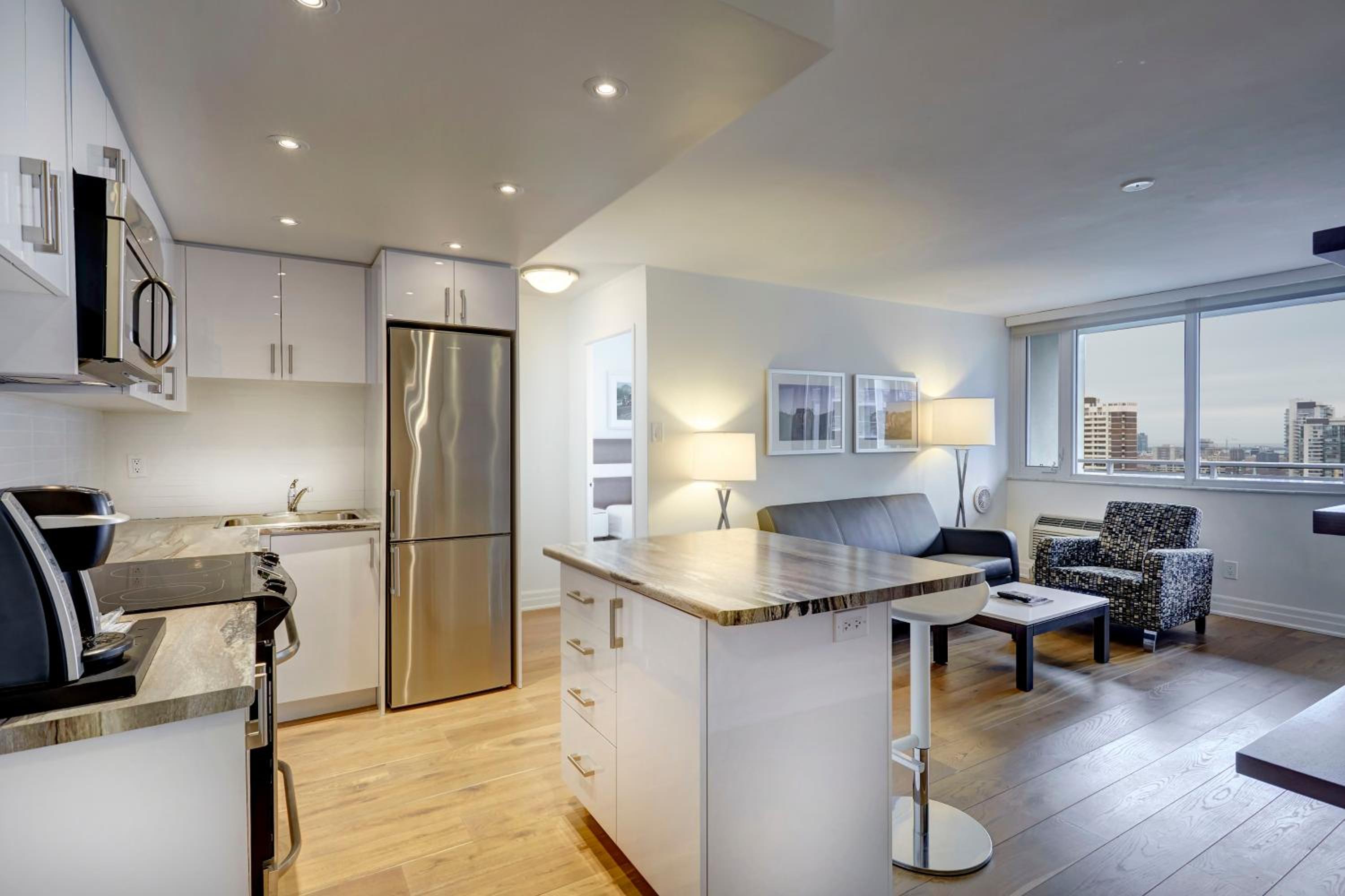 Deluxe King Suite - Photo 1