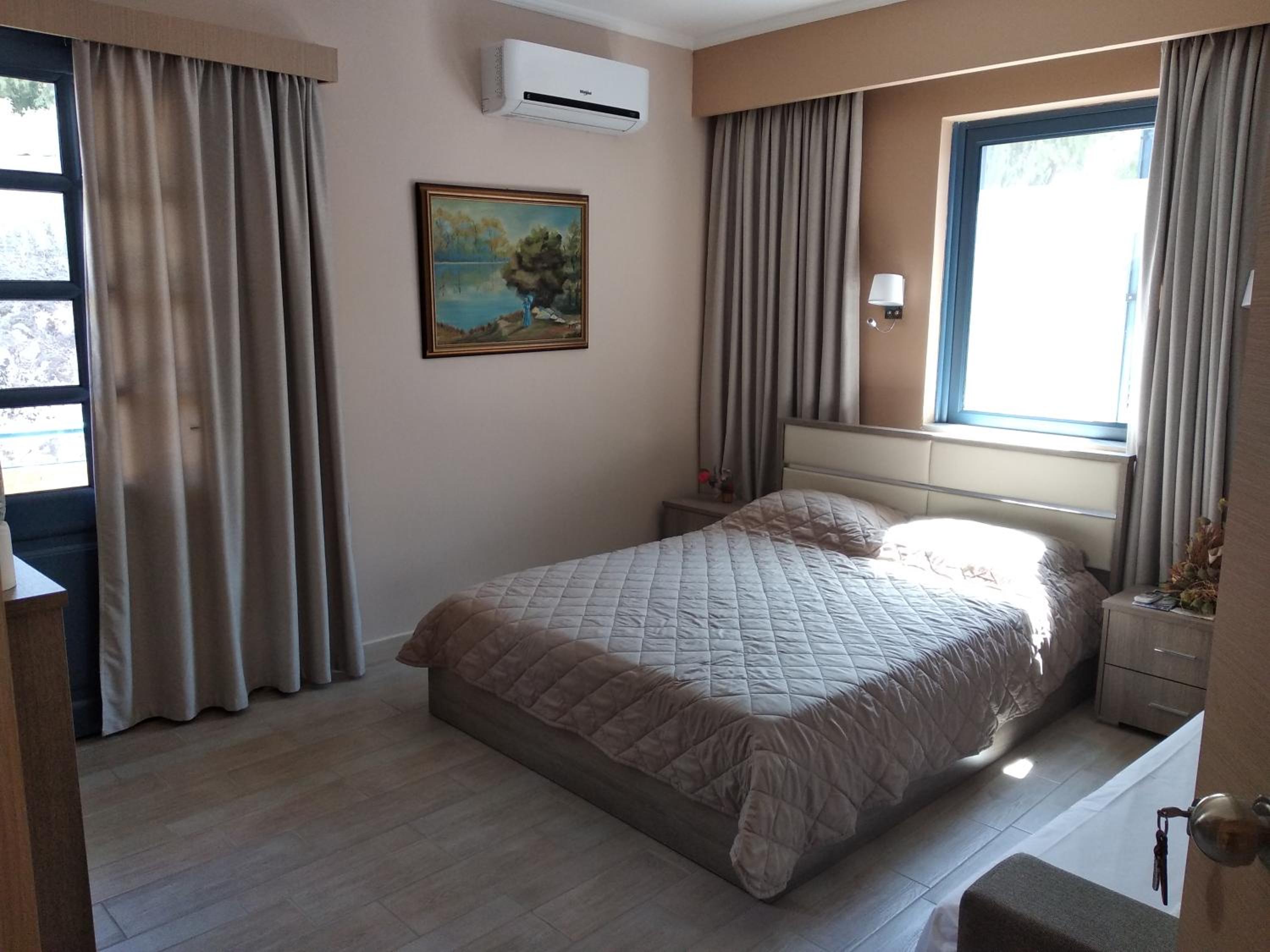 Apartment with Mountain View - Photo 1
