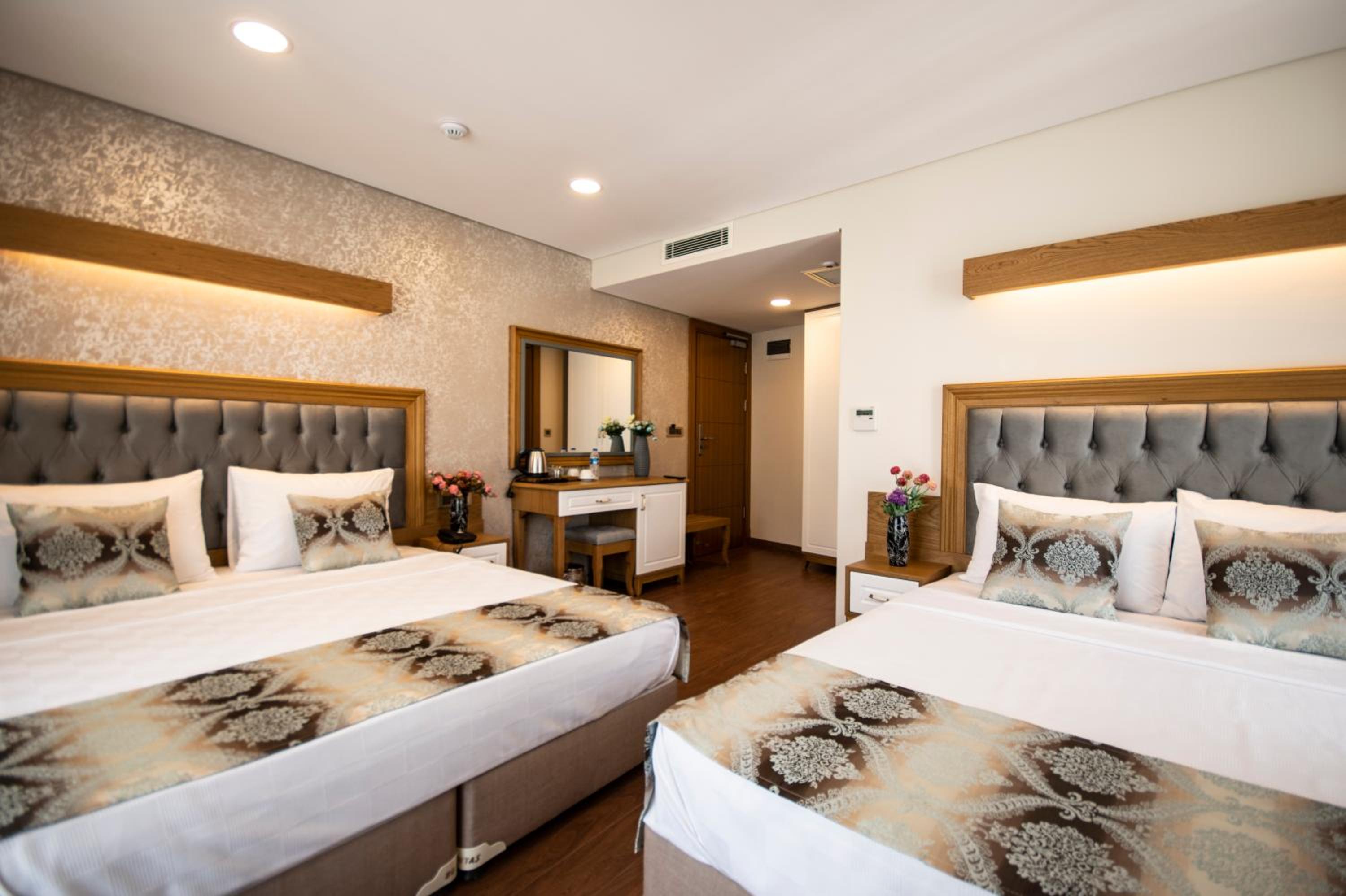 Standard Triple Room photo 2