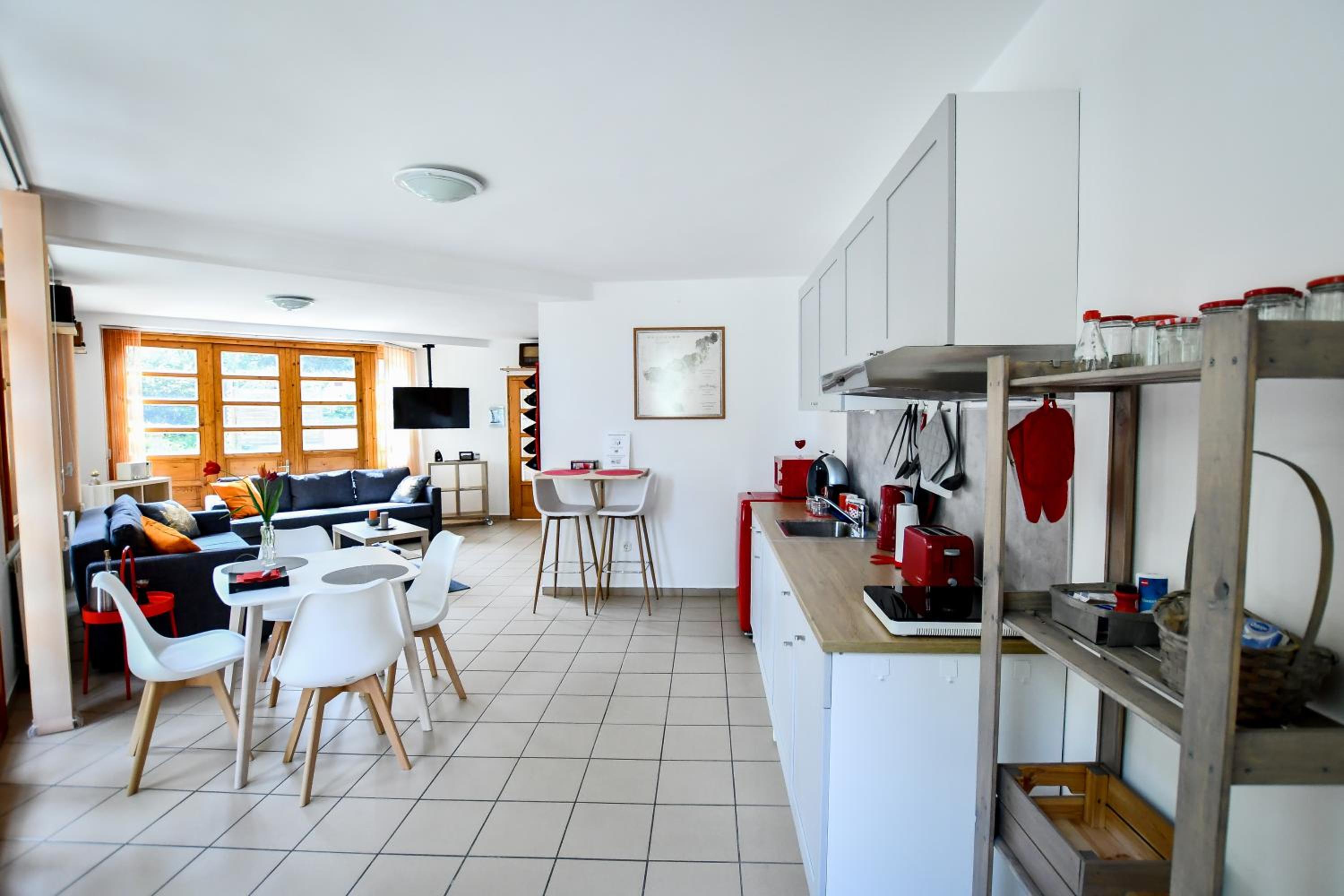 One-Bedroom Apartment - Photo 34