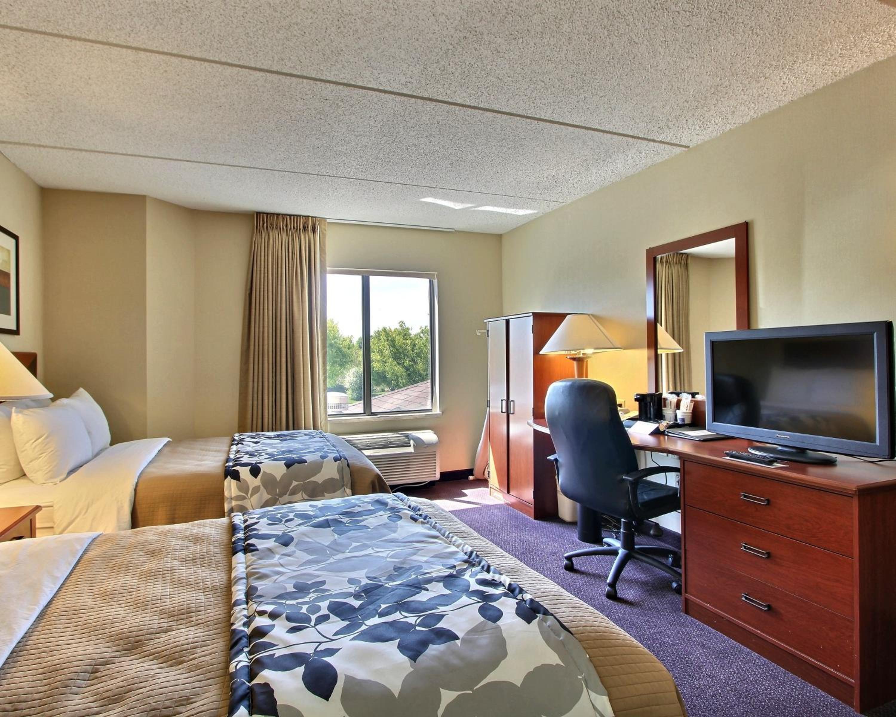 Double Room with Two Double Beds - Non-Smoking - Photo 8