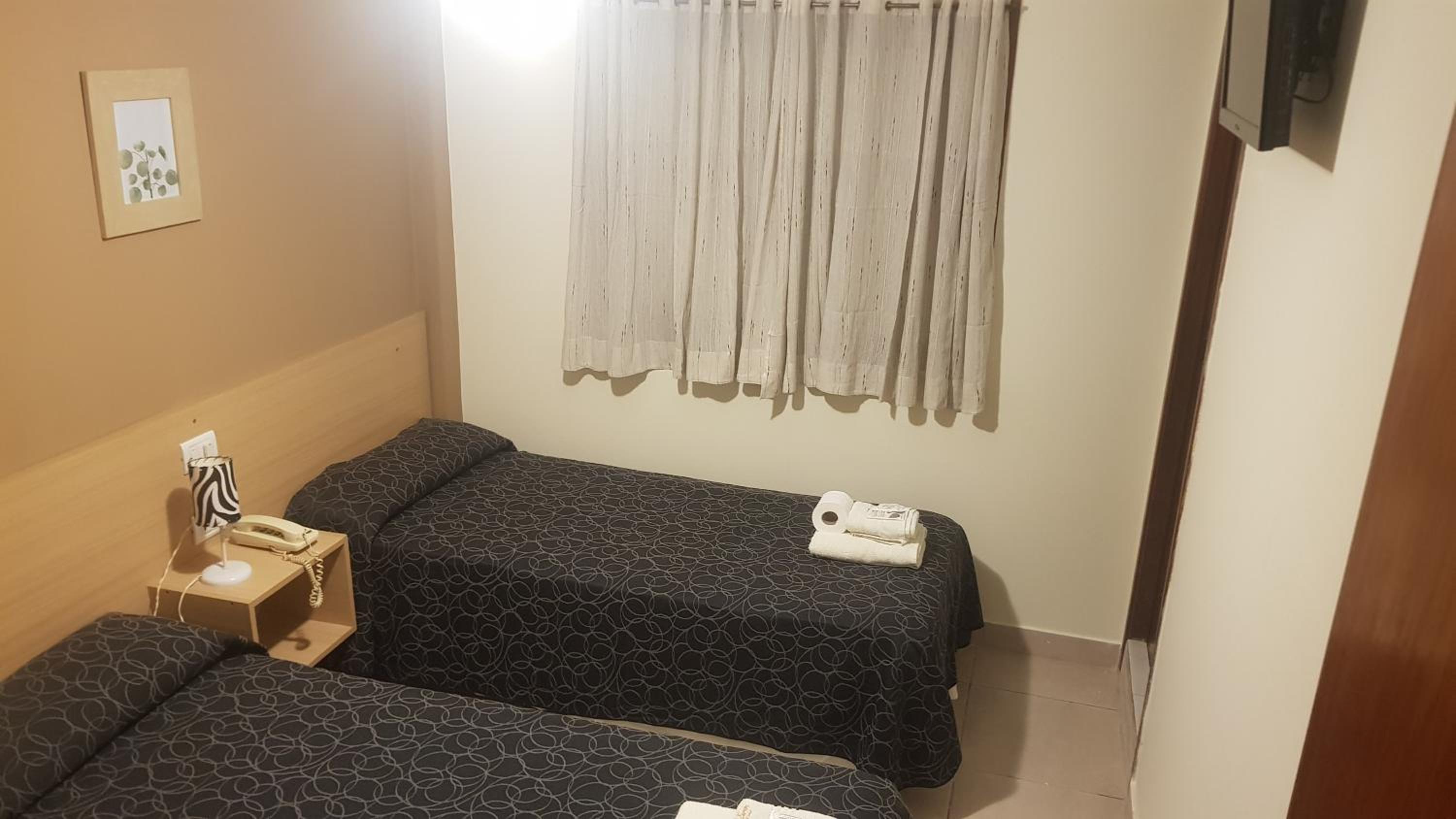 Twin Room with Bathroom photo 3