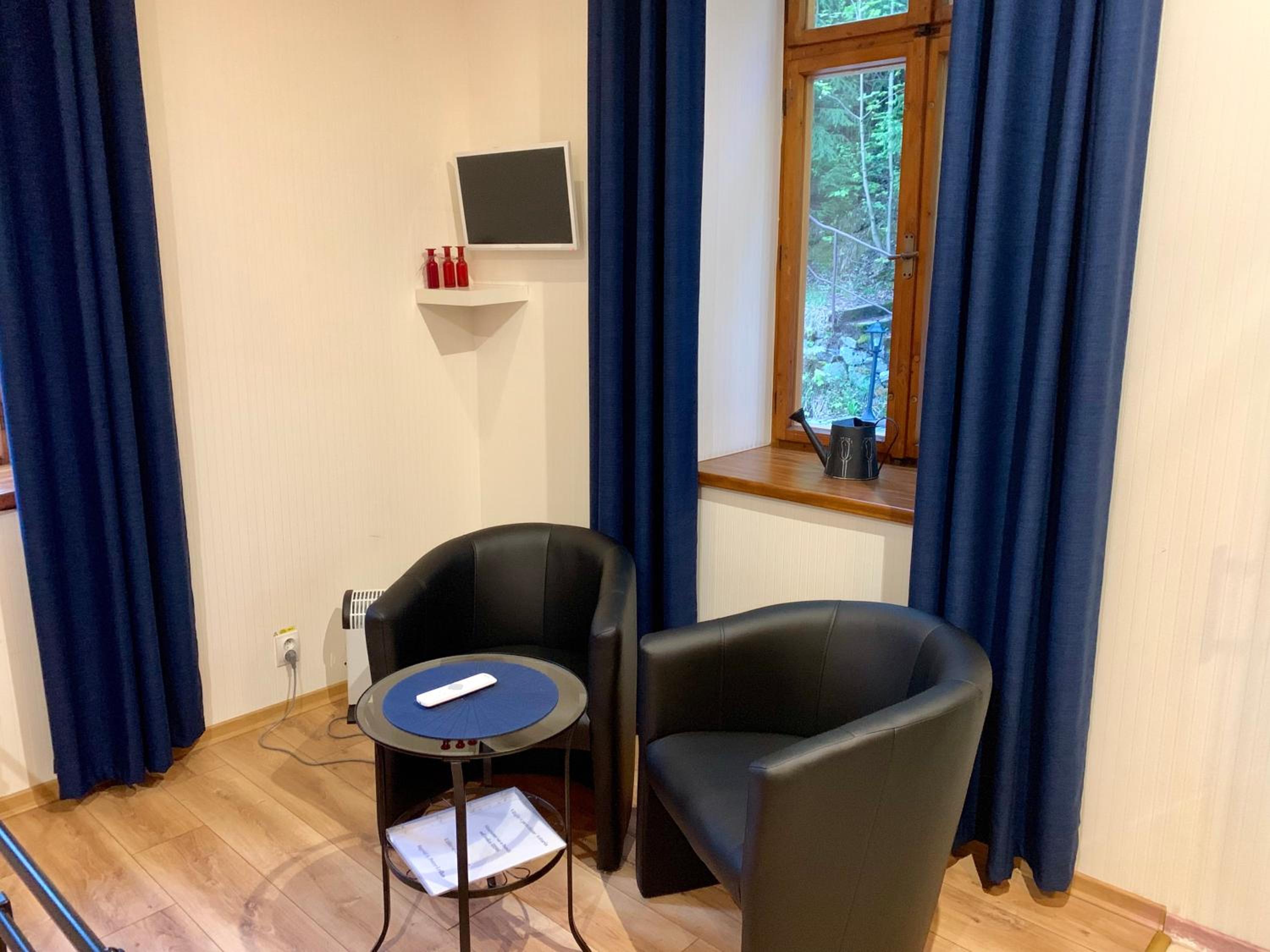Deluxe Double Room with Shower photo 3