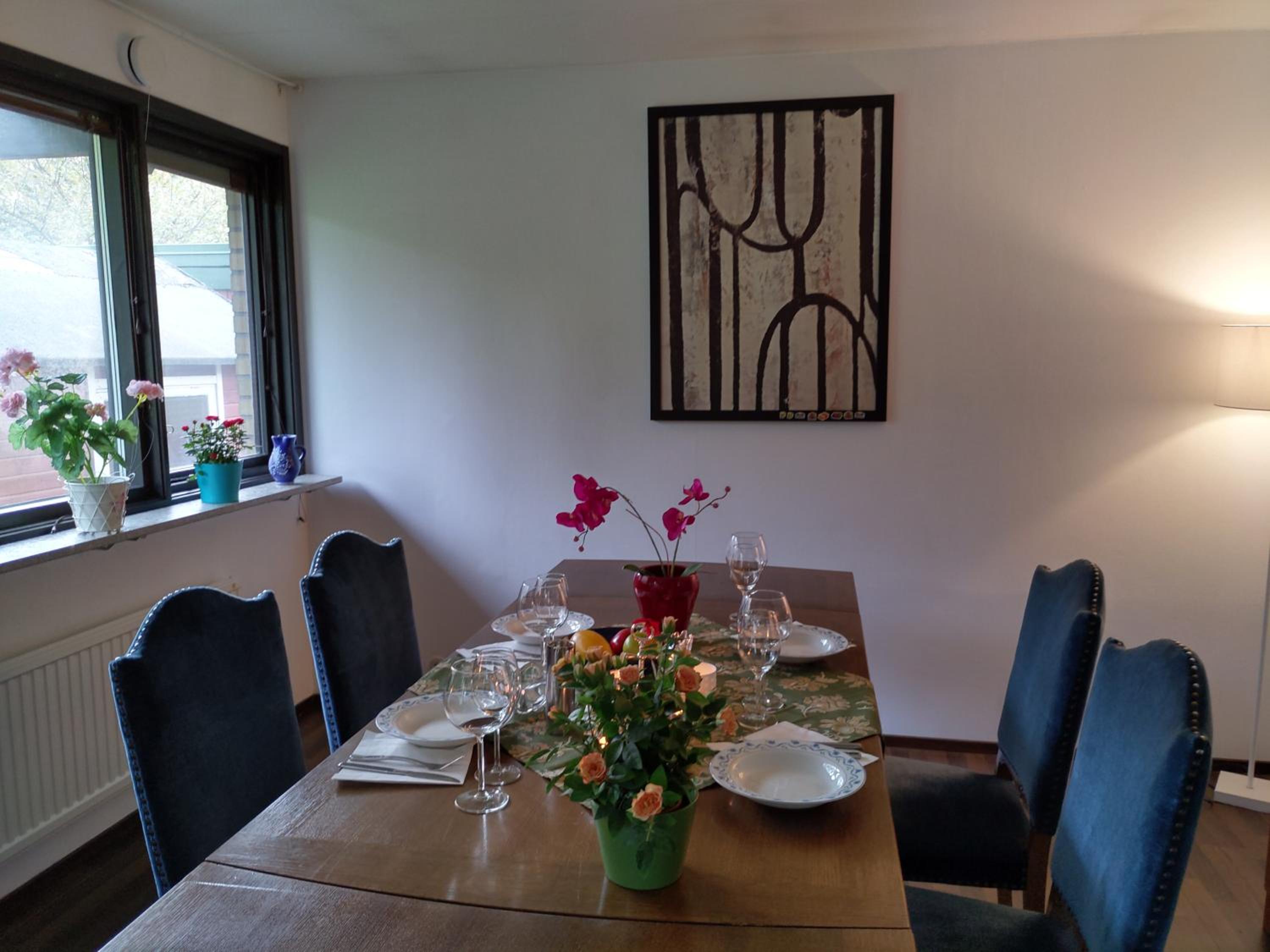 Three-Bedroom House - Photo 10