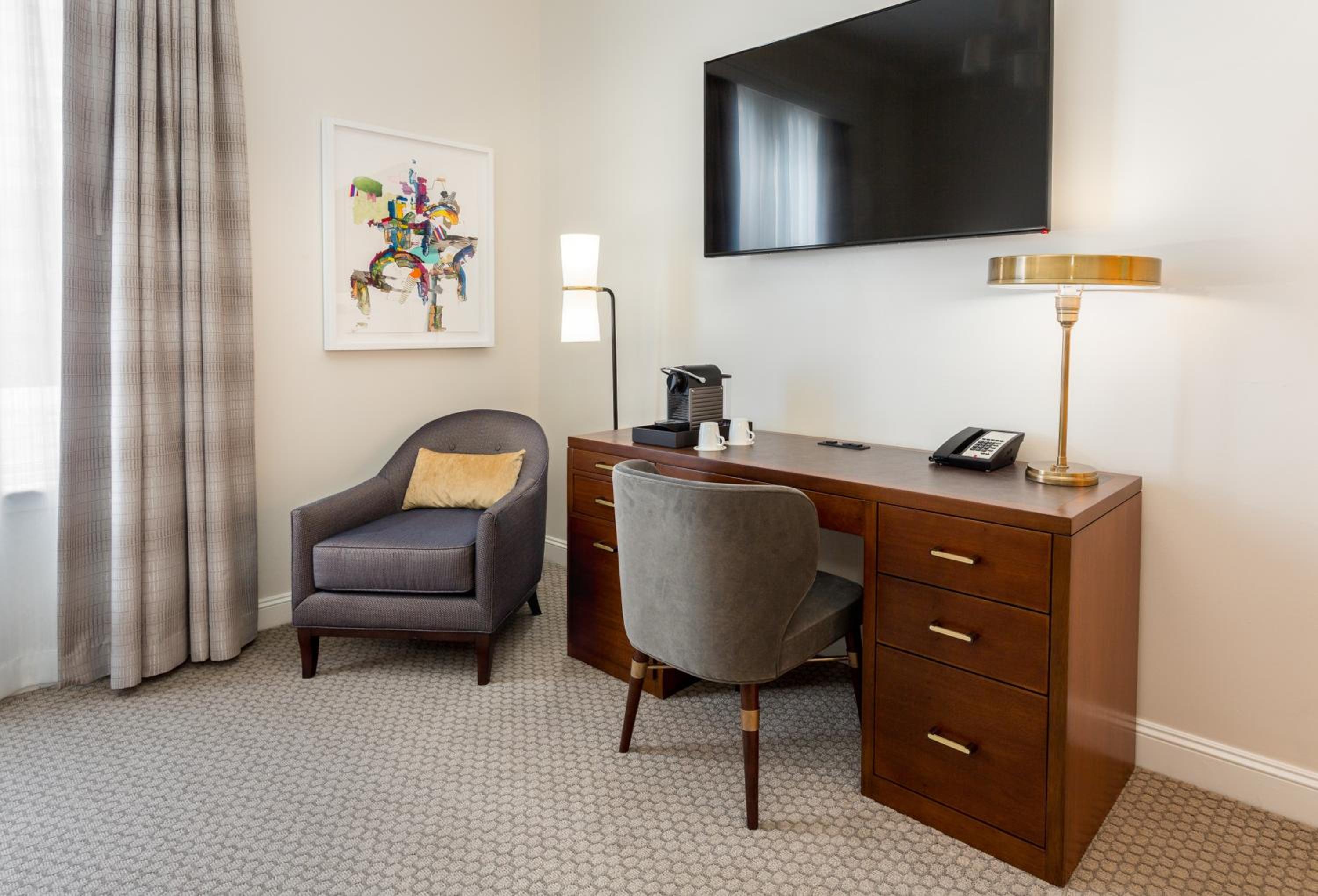 Classic King Room - Photo 4