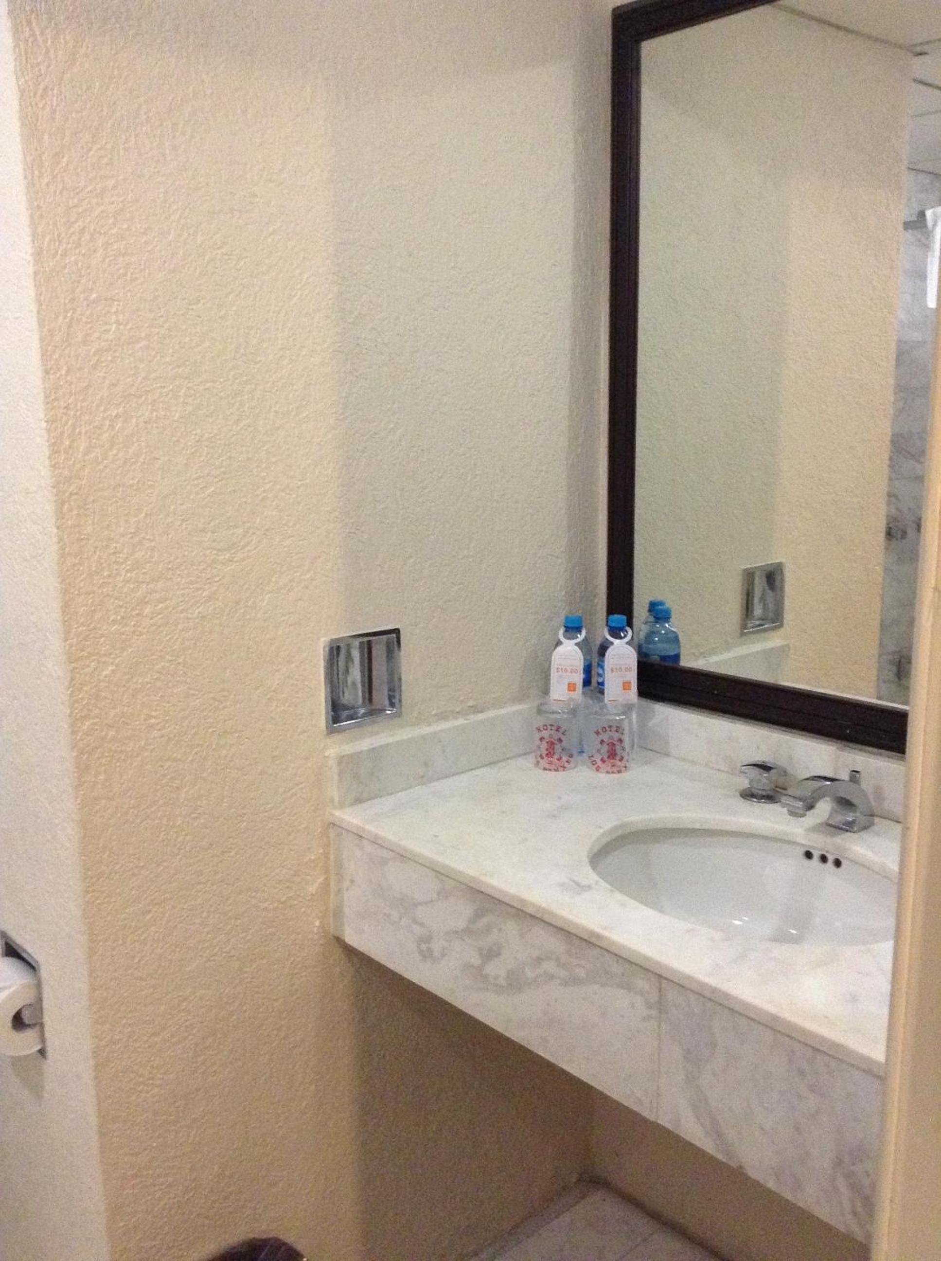 Suite - Photo 5