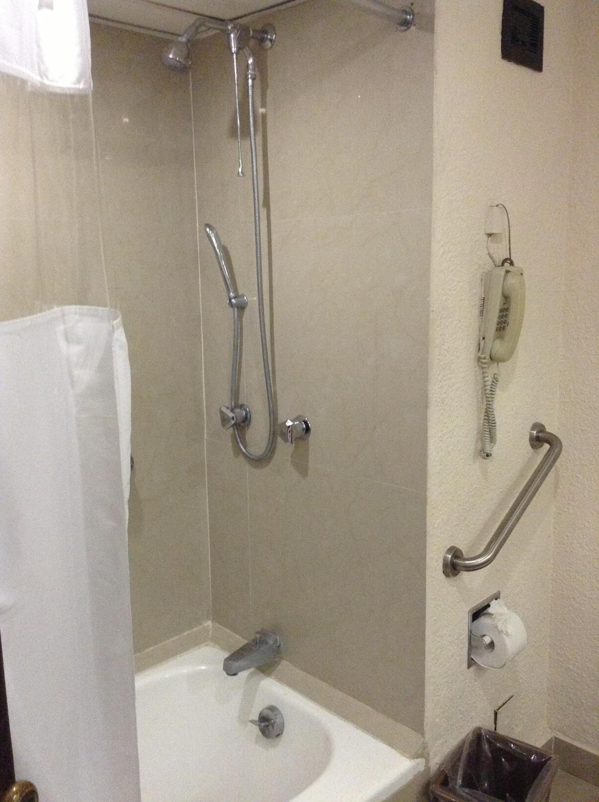 Suite - Photo 3