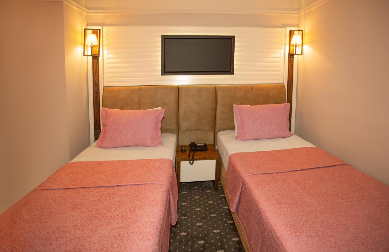 Standard Twin Room photo 3