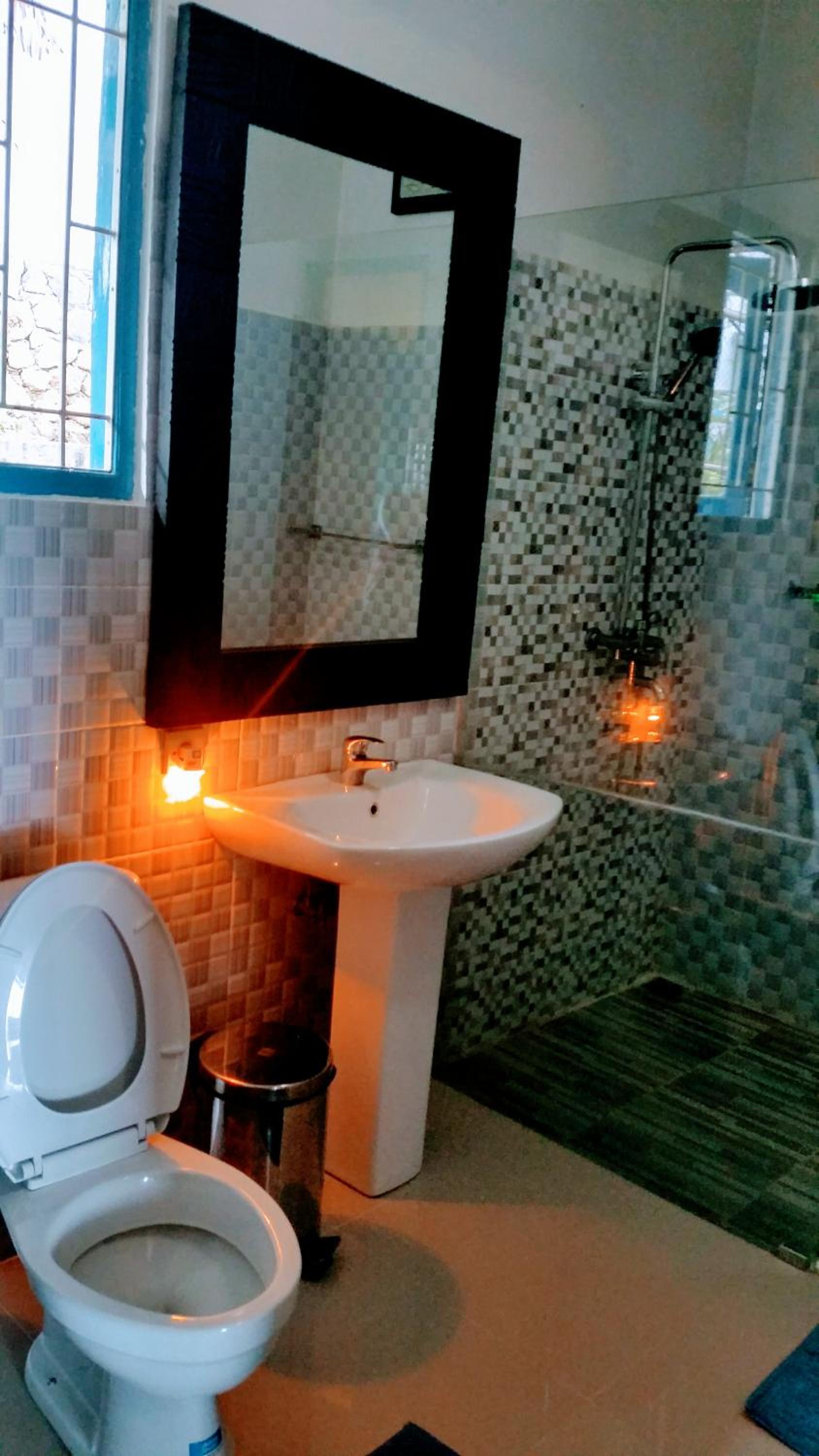 King Room with Pool View - Photo 8
