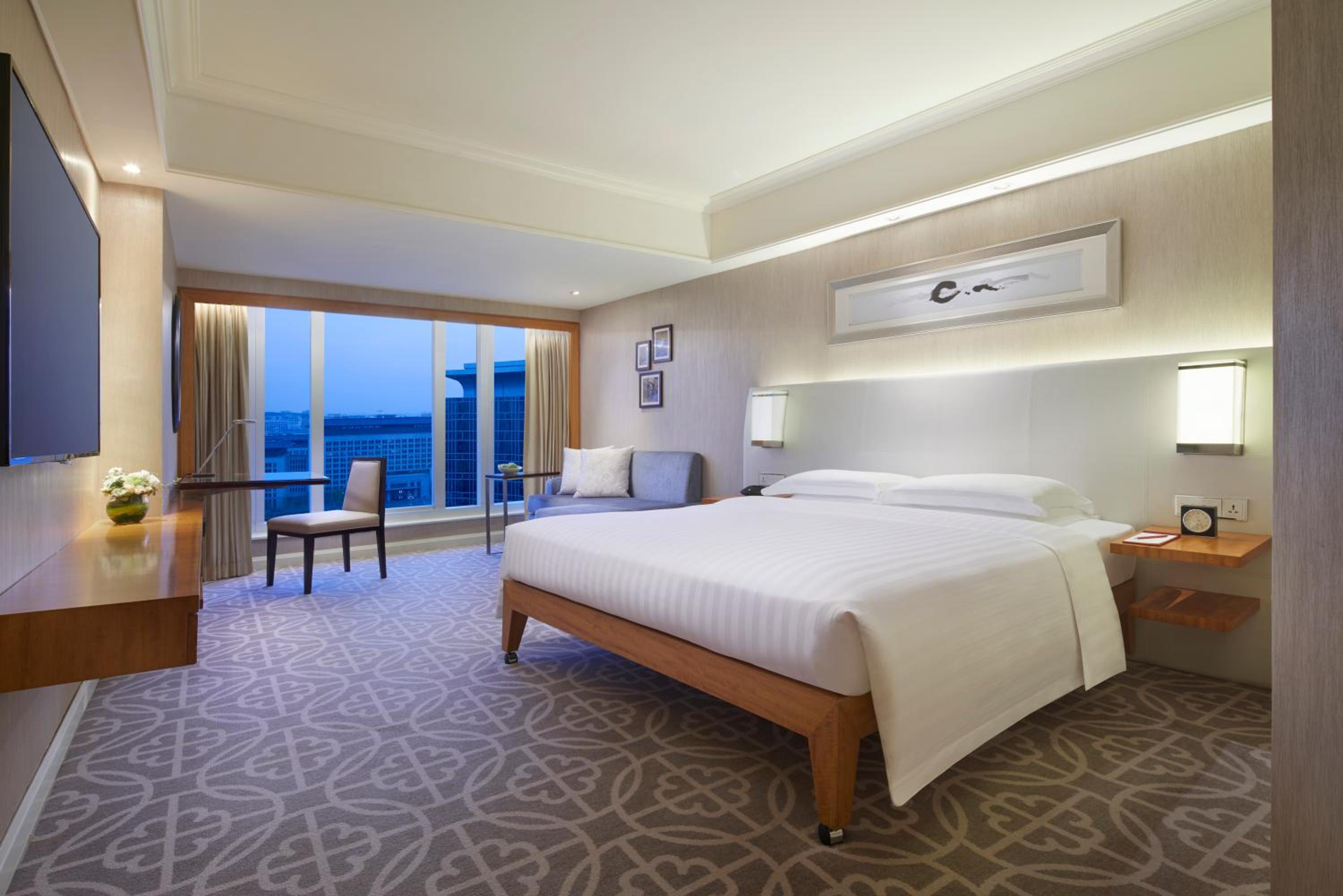 1 King Bed - Photo 4