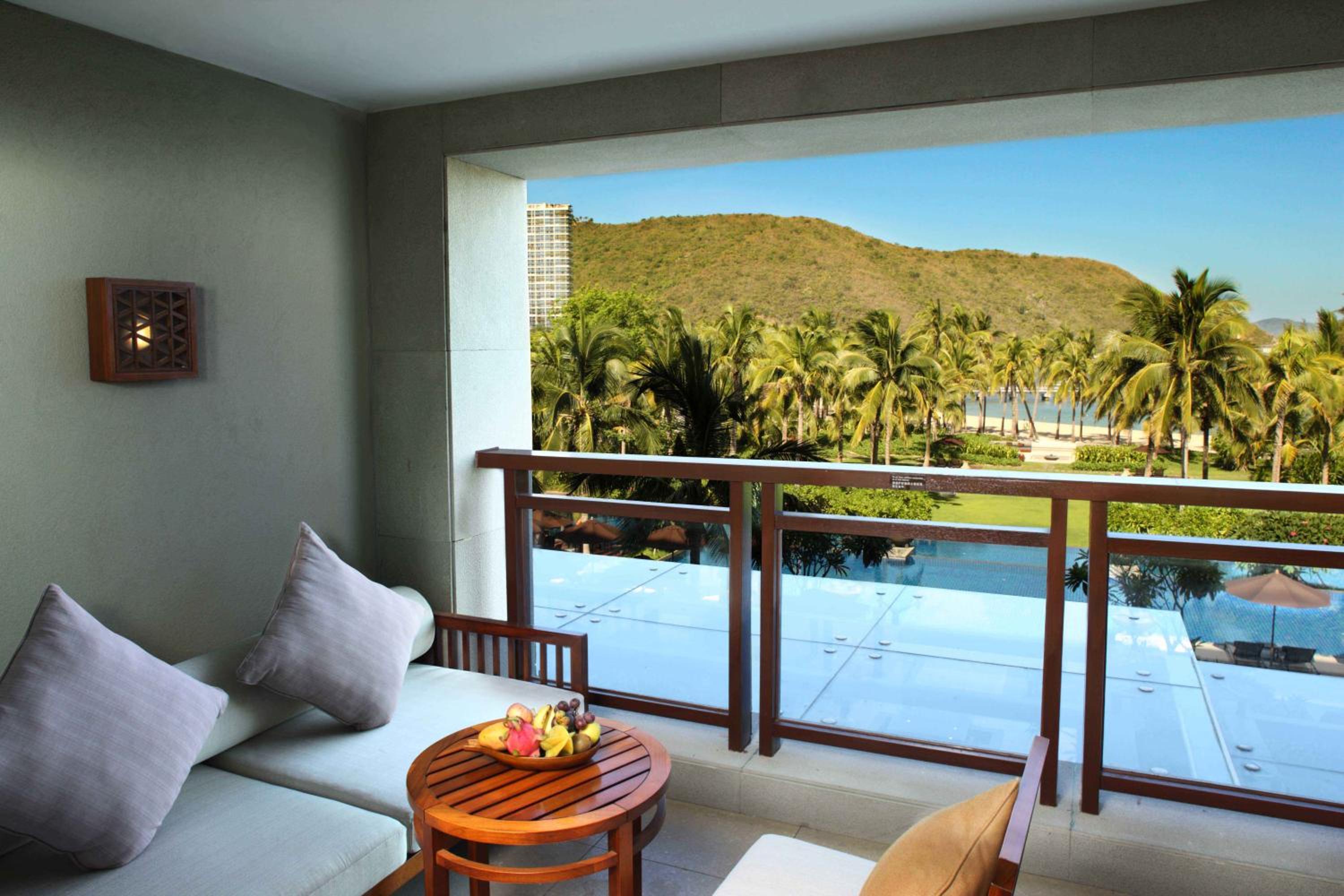 Deluxe pool view room - Photo 2