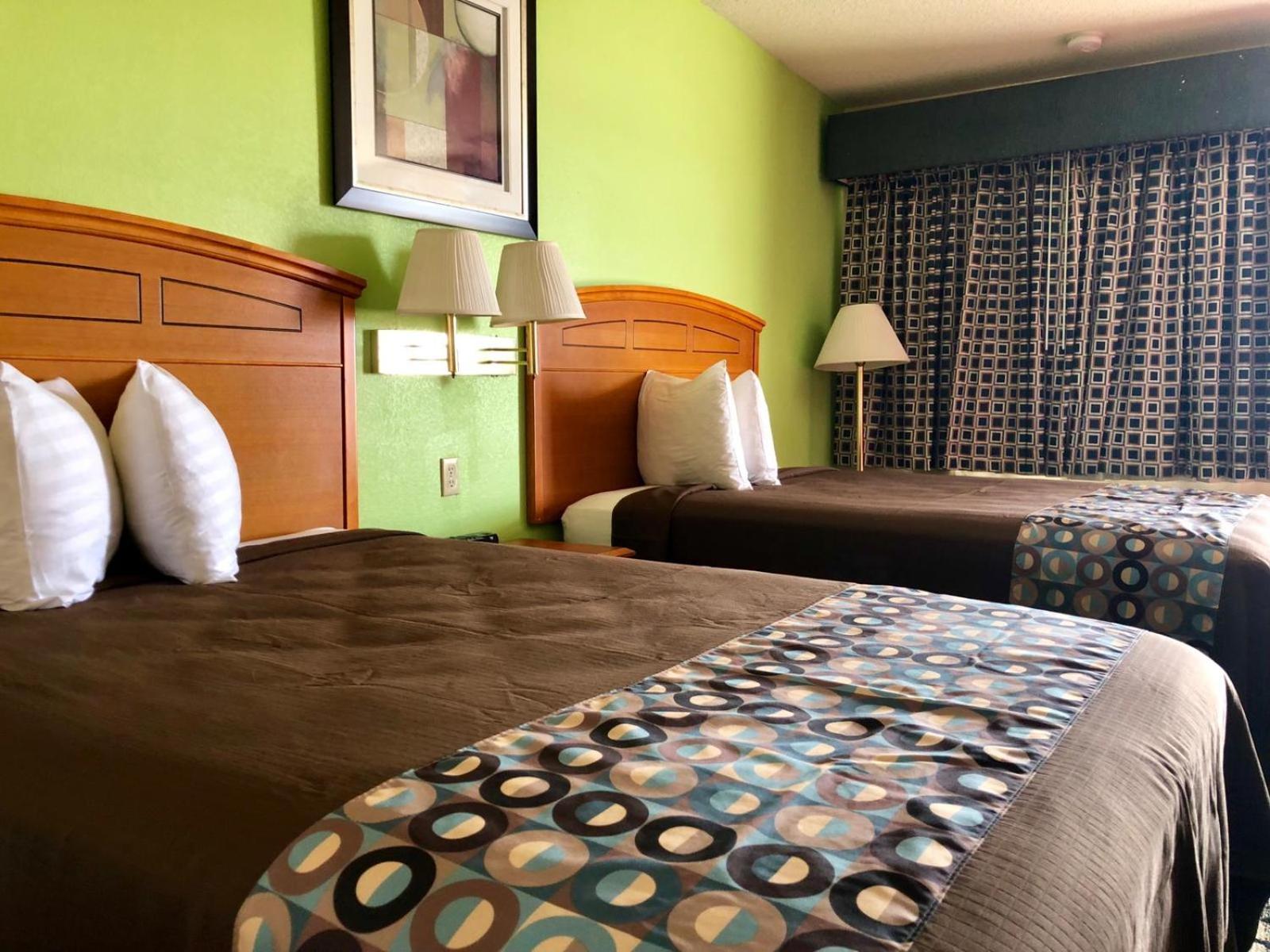 Double Room with Two Double Beds - Non-Smoking photo 2