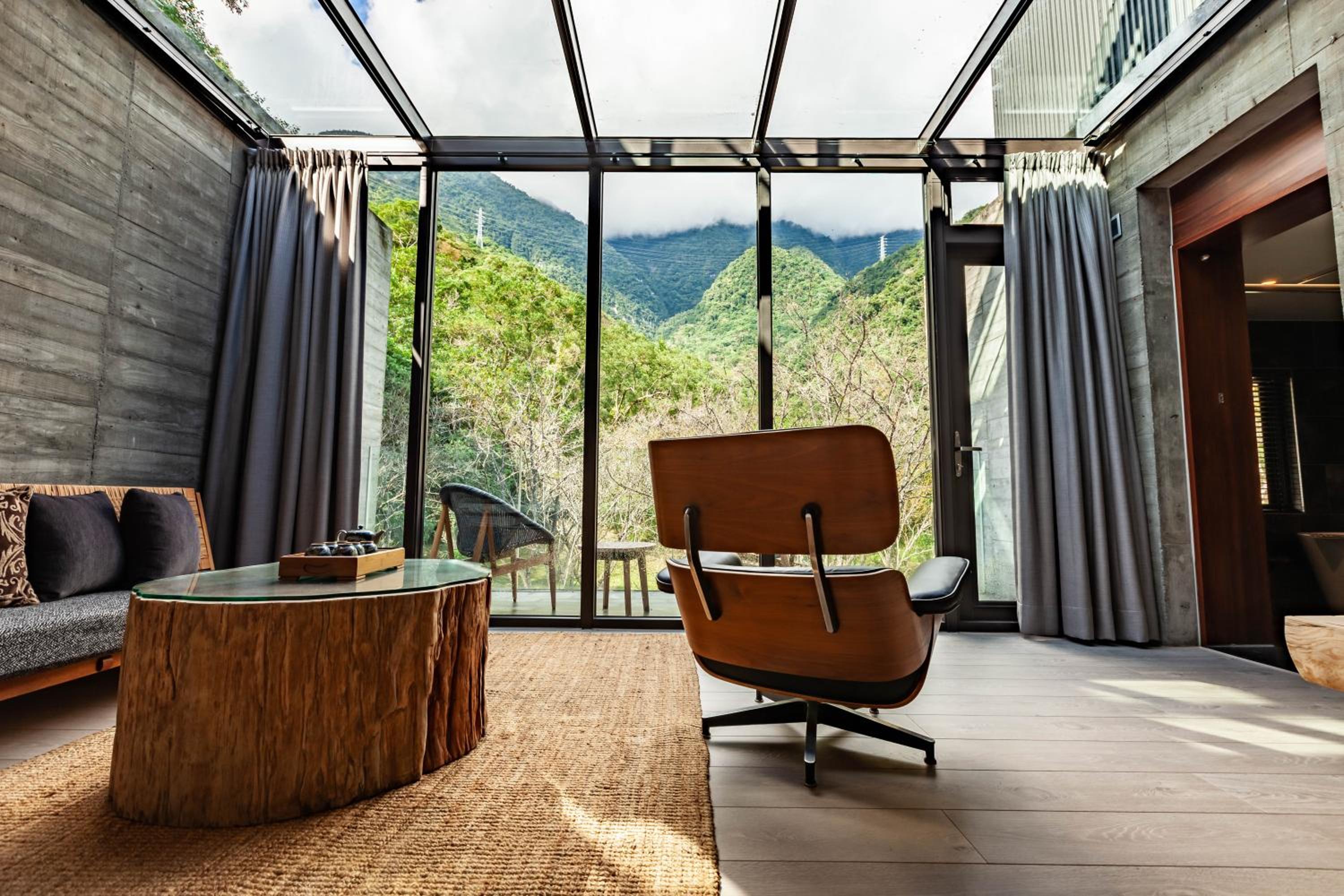 Quadruple Room with Private Bathroom photo 1