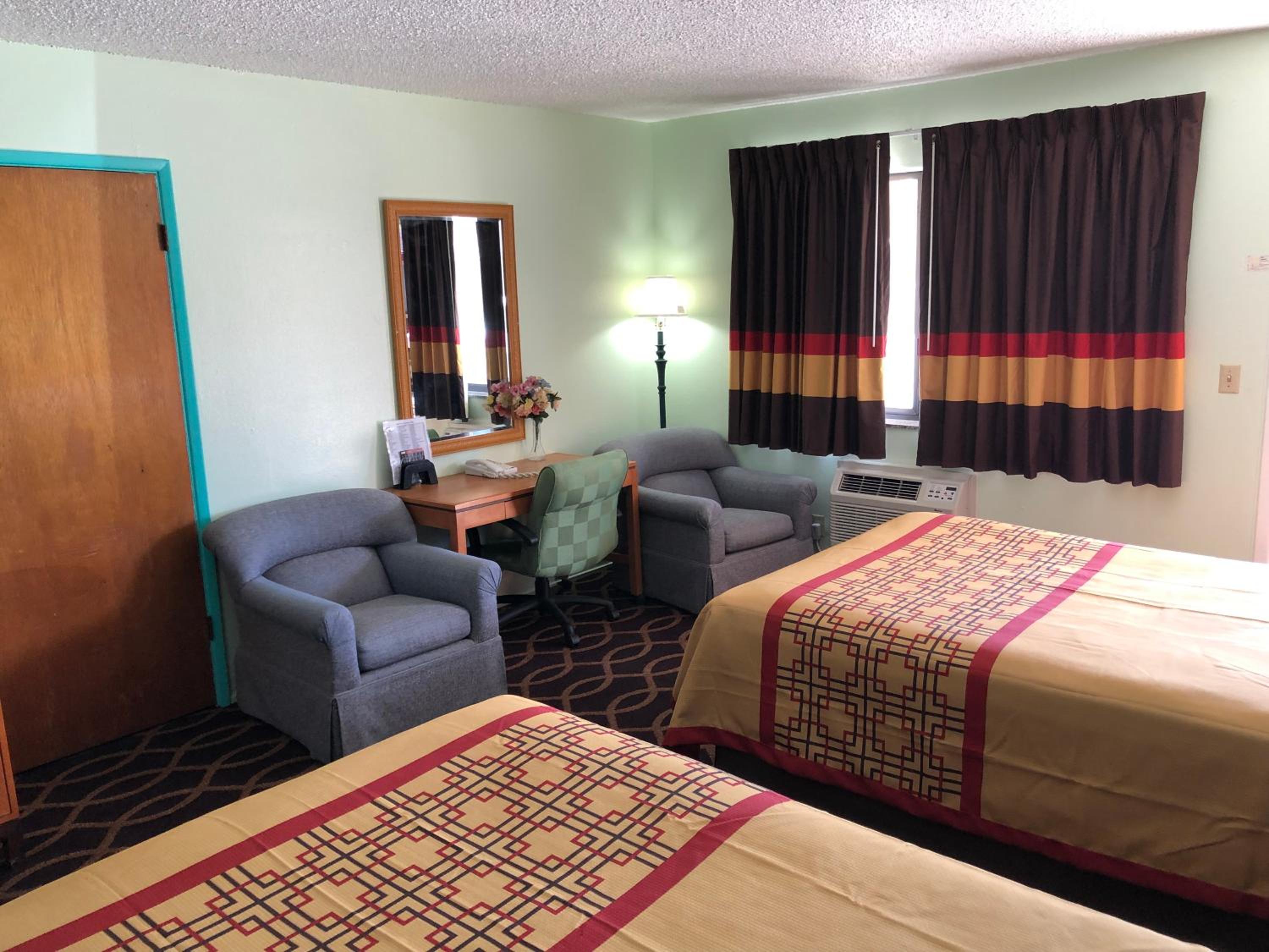Double Room with Two Double Beds - Photo 5