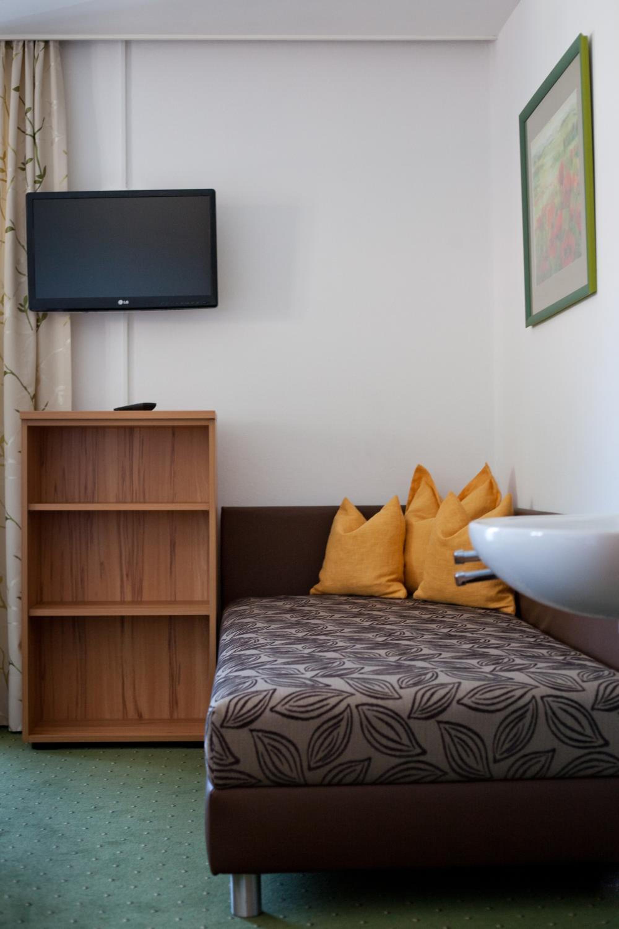 Single Room photo 2
