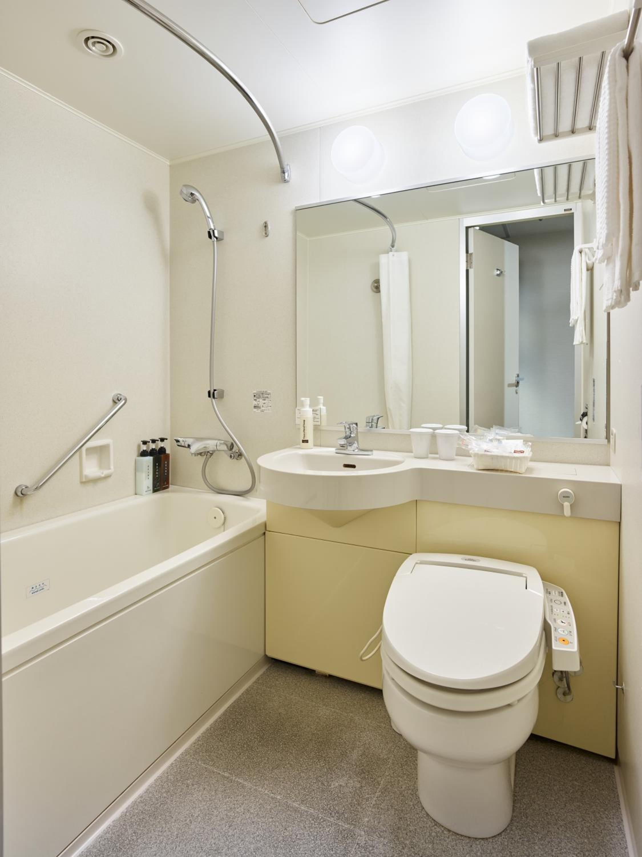Standard Twin Room - Smoking photo 3