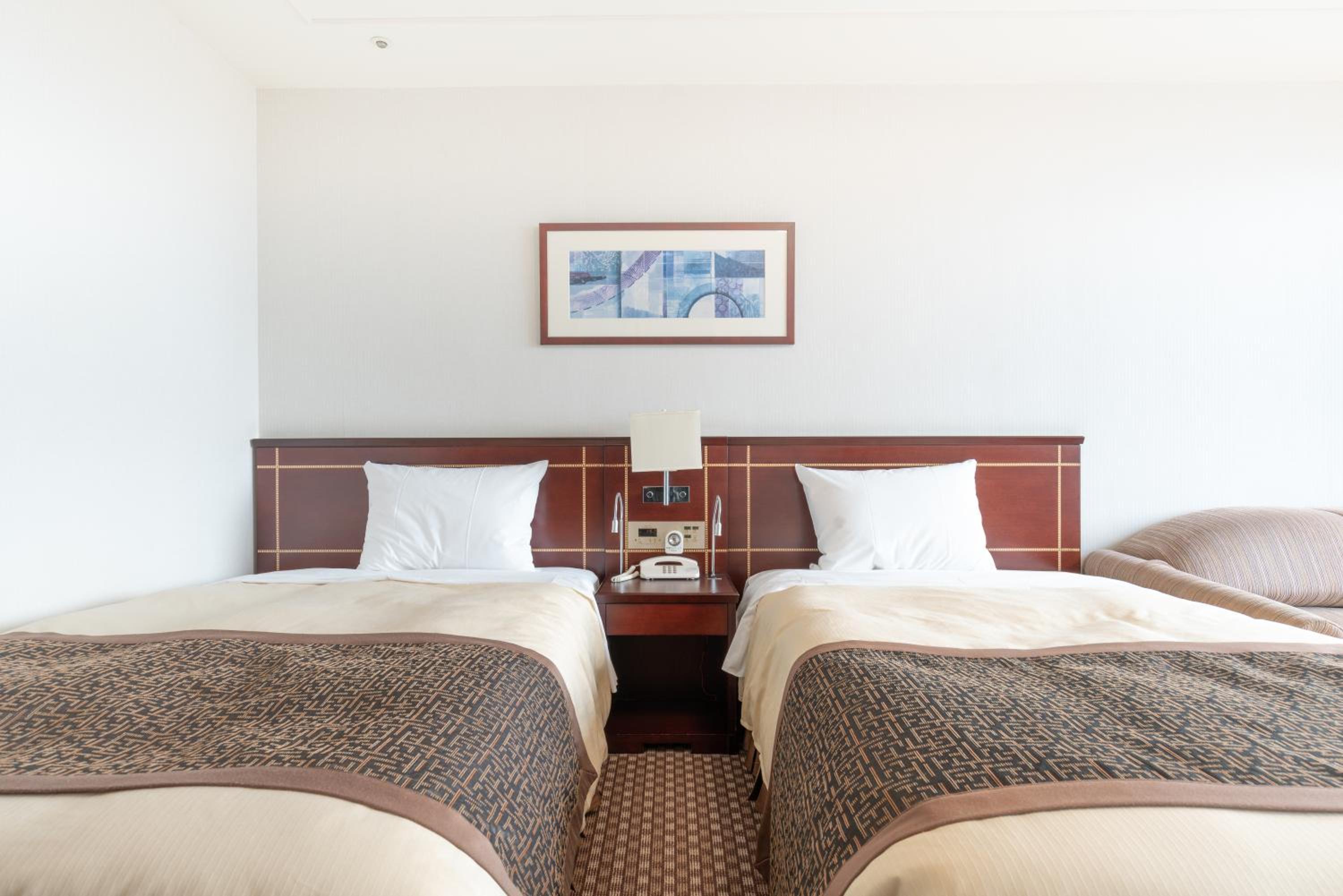 Superior Twin Room with Mt.Fuji View photo 2