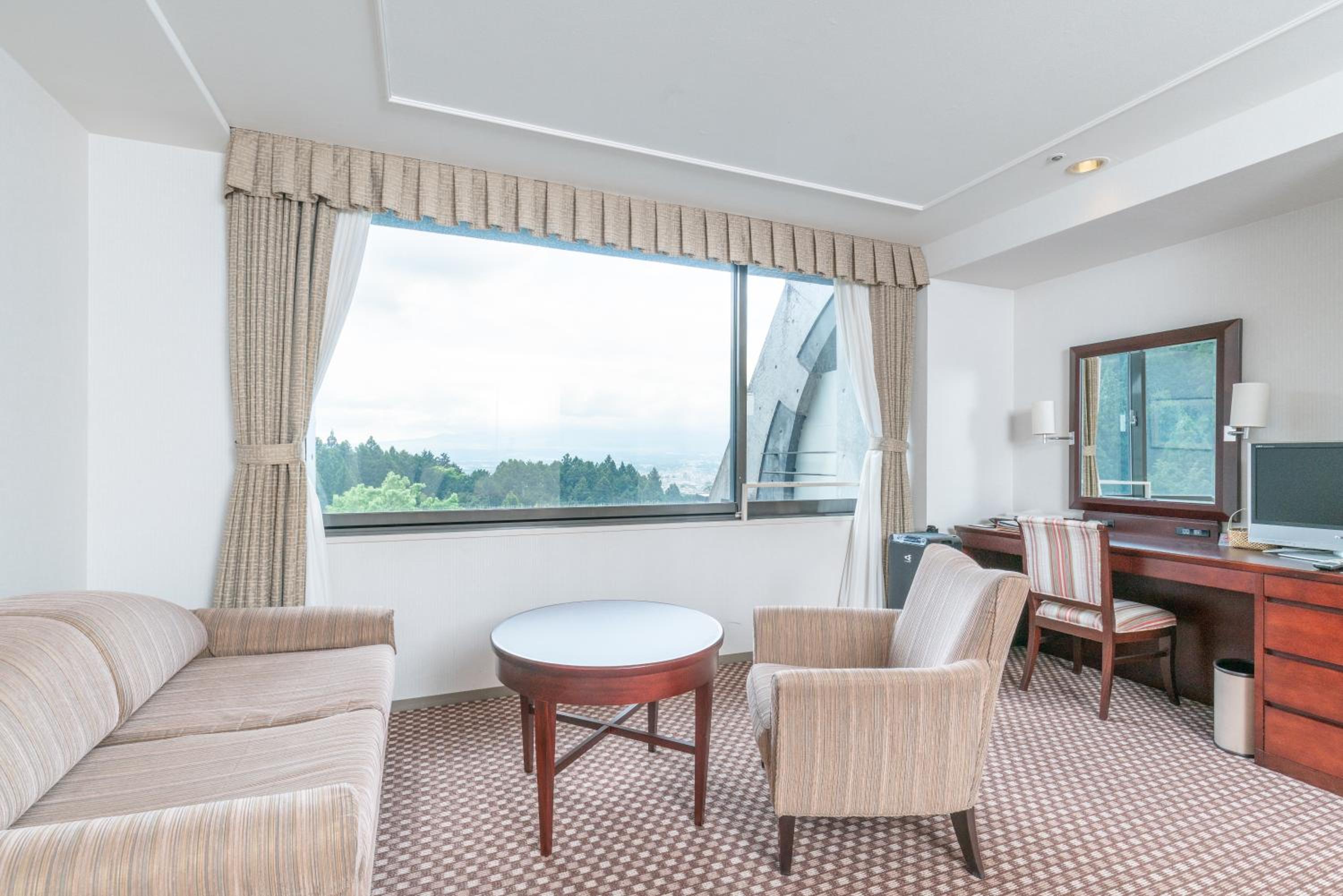 Deluxe Twin Room with Mt.Fuji View photo 3