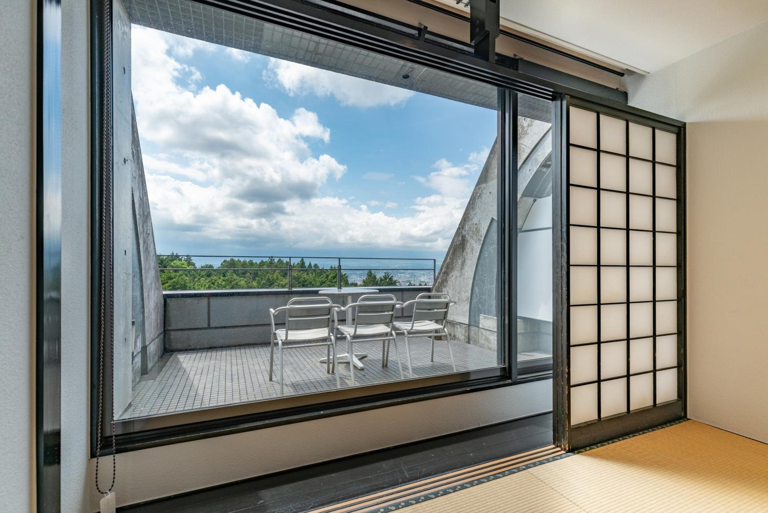 Japanese-Style Superior Room with Mt.Fuji View photo 3