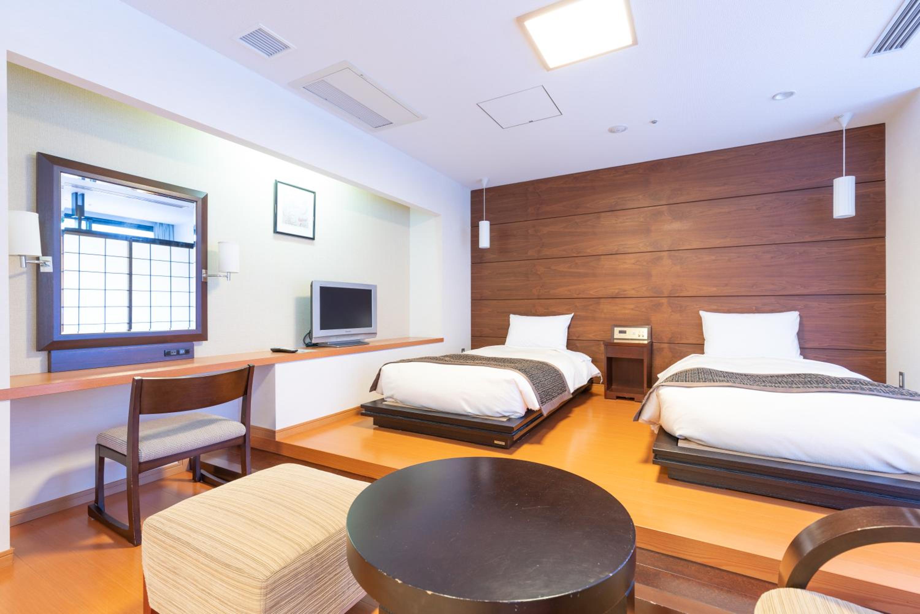 Family Room with Tatami Area photo 3
